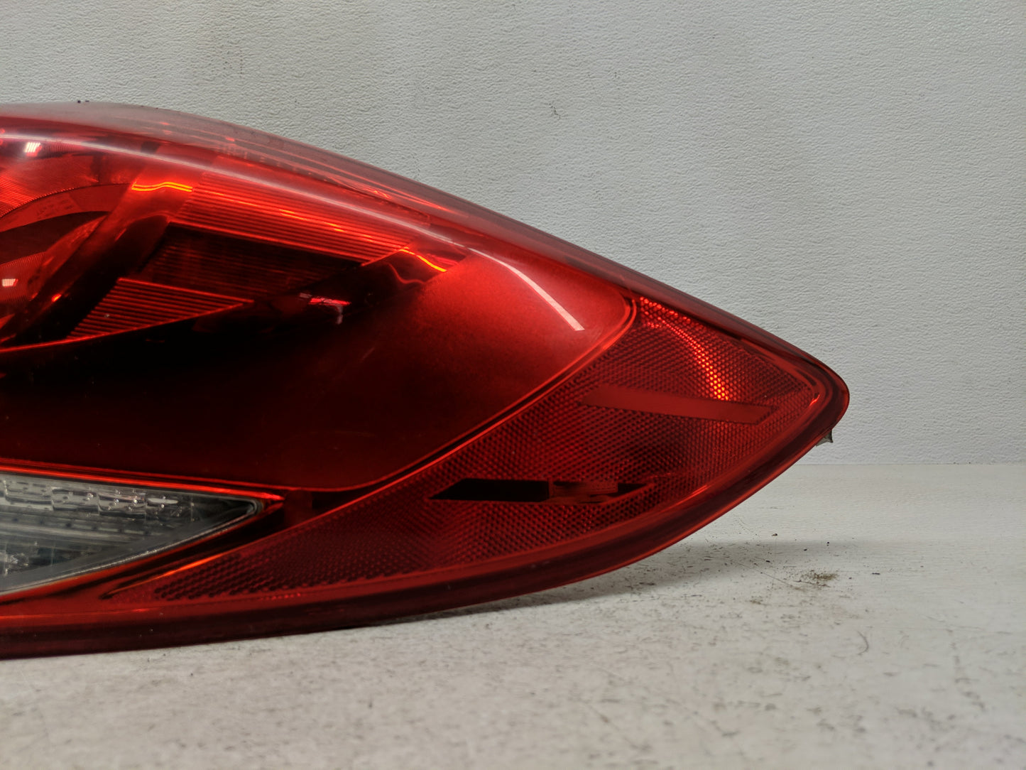 2012-2017 Hyundai Veloster Tail Light Assembly Passenger Right OEM Fits Fits 2012 2013 2014 2015 2016 2017 OEM Used Auto Par