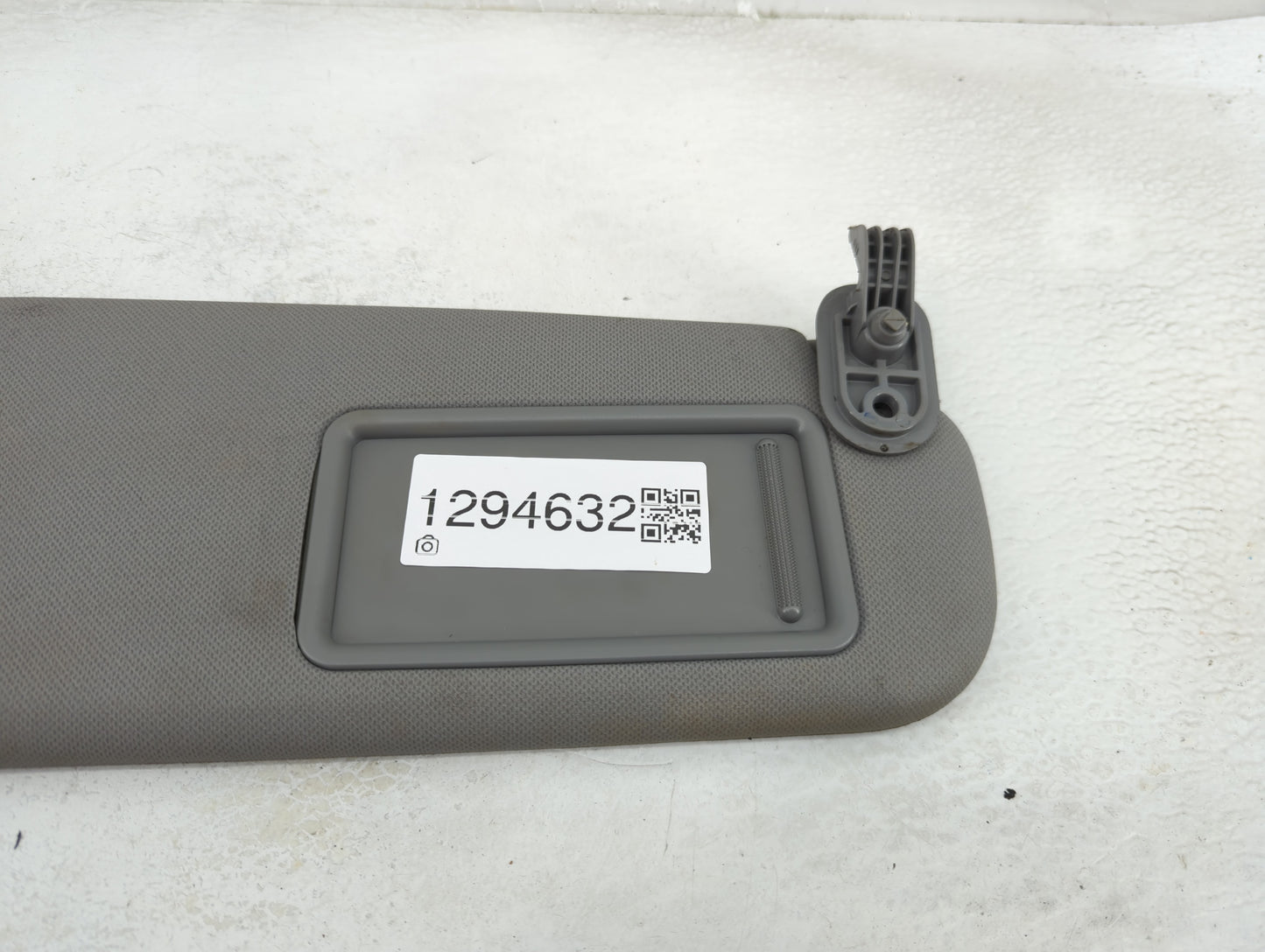 2012-2015 Hyundai Veloster Sun Visor Shade Replacement Passenger Right Mirror Fits Fits 2012 2013 2014 2015 OEM Used Auto Pa