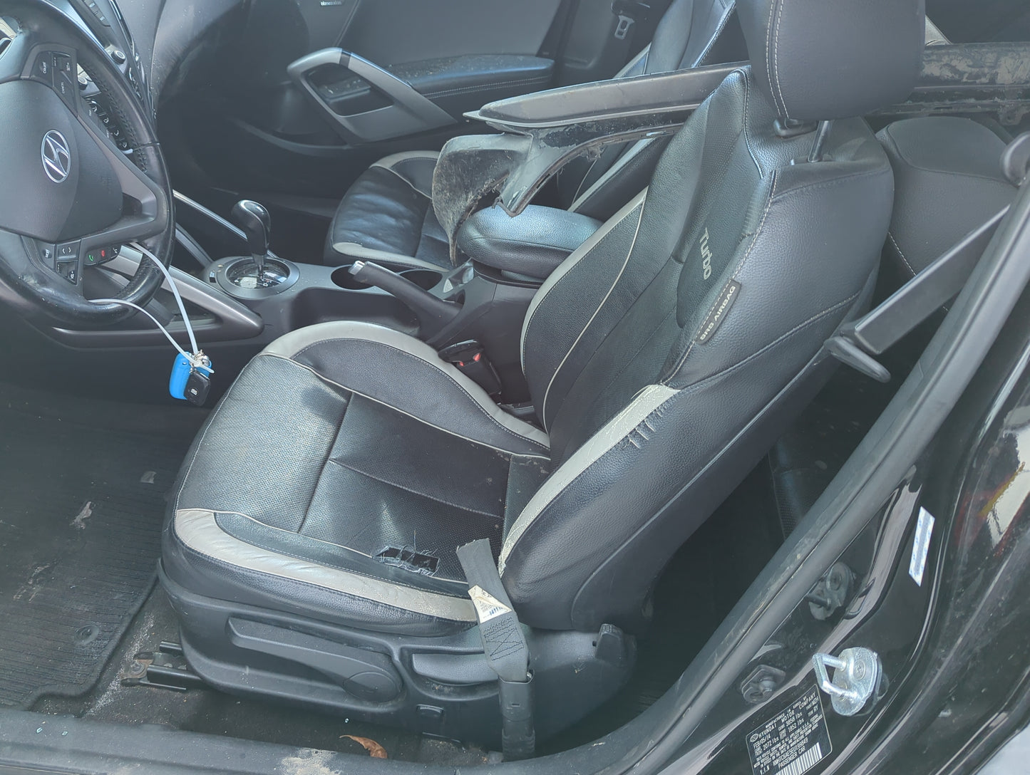 2012-2015 Hyundai Veloster Driver Front Seat Oem 1362865 - Oemusedautoparts1.com