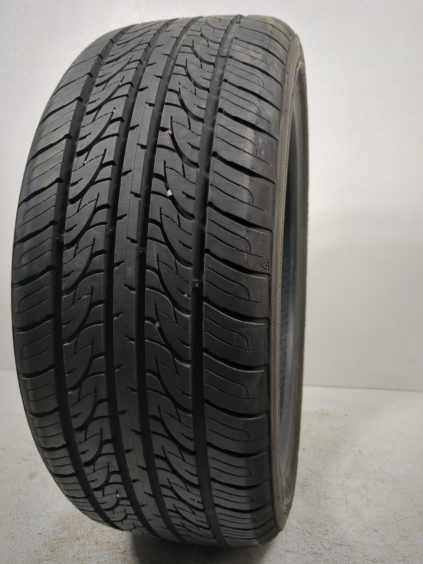 Used Tire 215/40R18 VERCELLI STRADA II 89W - Tread Depth 9/32 - Oemusedautoparts1.com