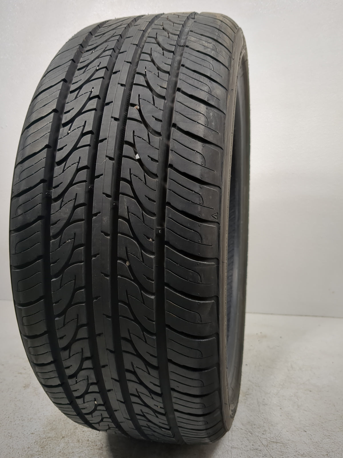 Used Tire 215/40R18 VERCELLI STRADA II 89W - Tread Depth 9/32 - Oemusedautoparts1.com