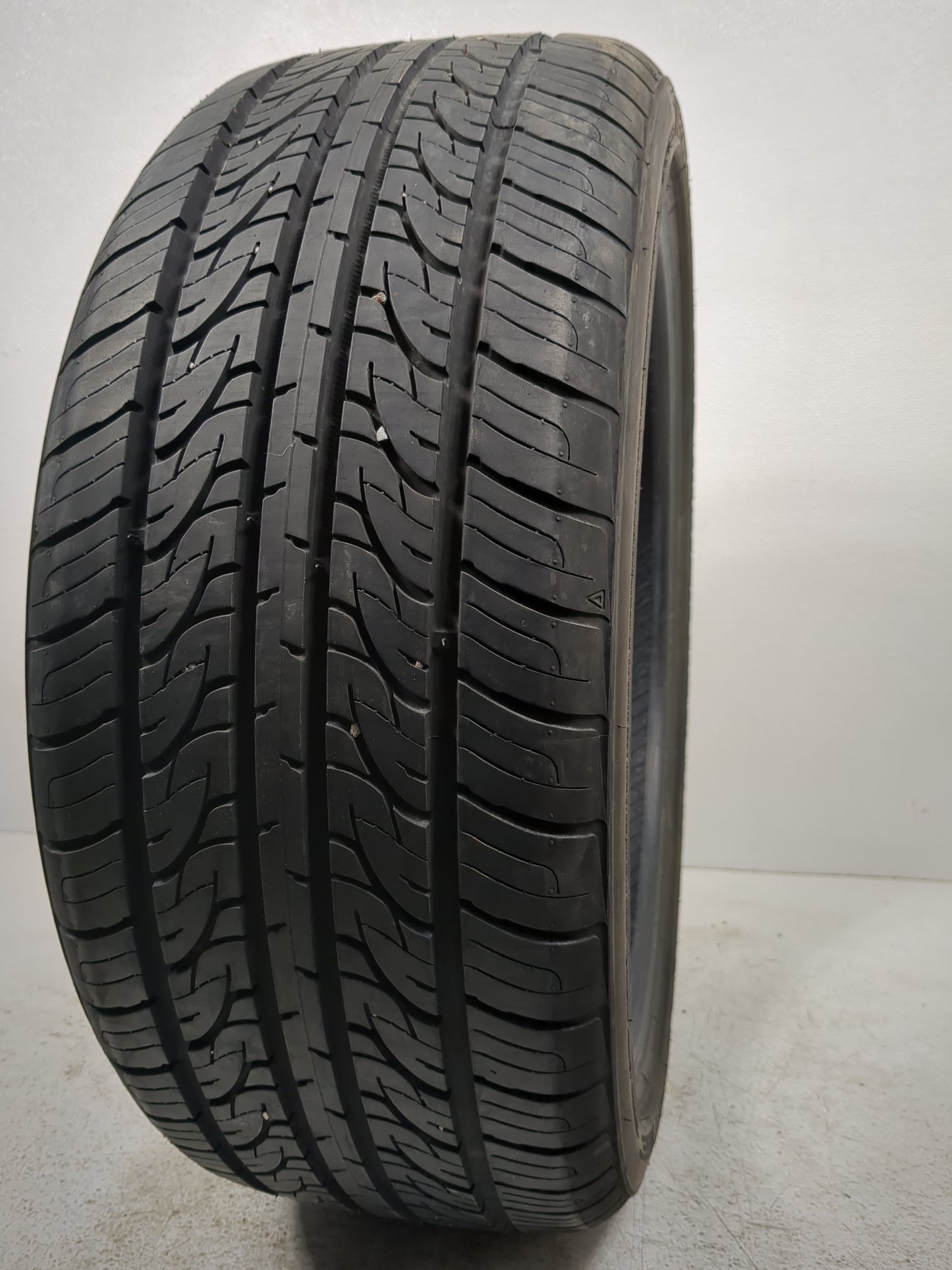 Used Tire 215/40R18 VERCELLI STRADA II 89W - Tread Depth 9/32 - Oemusedautoparts1.com