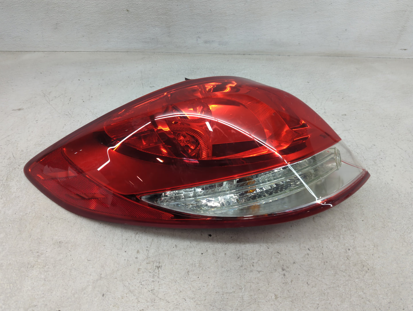 2013-2017 Hyundai Veloster Passenger Right Oem Head Light Headlight Lamp 1413979 - Oemusedautoparts1.com