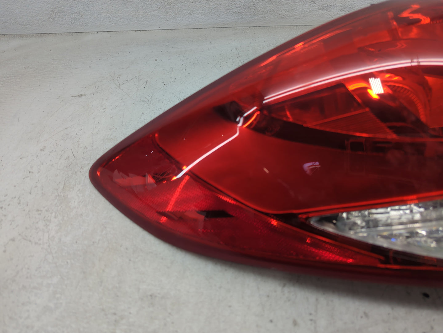 2013-2017 Hyundai Veloster Passenger Right Oem Head Light Headlight Lamp 1413979 - Oemusedautoparts1.com
