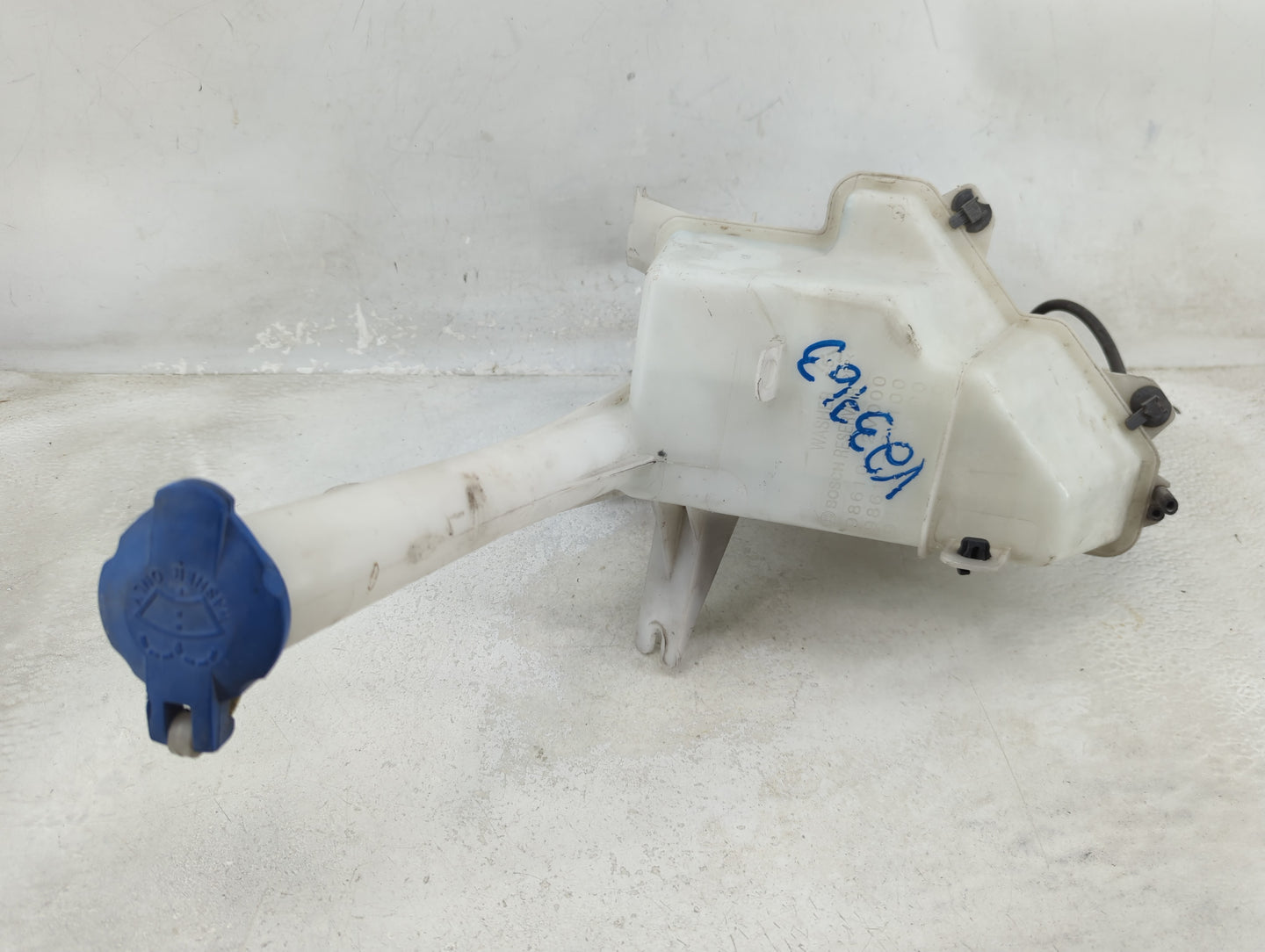 2013-2017 Hyundai Veloster Windshield Washer Fluid Reservoir Bottle Oem - Oemusedautoparts1.com