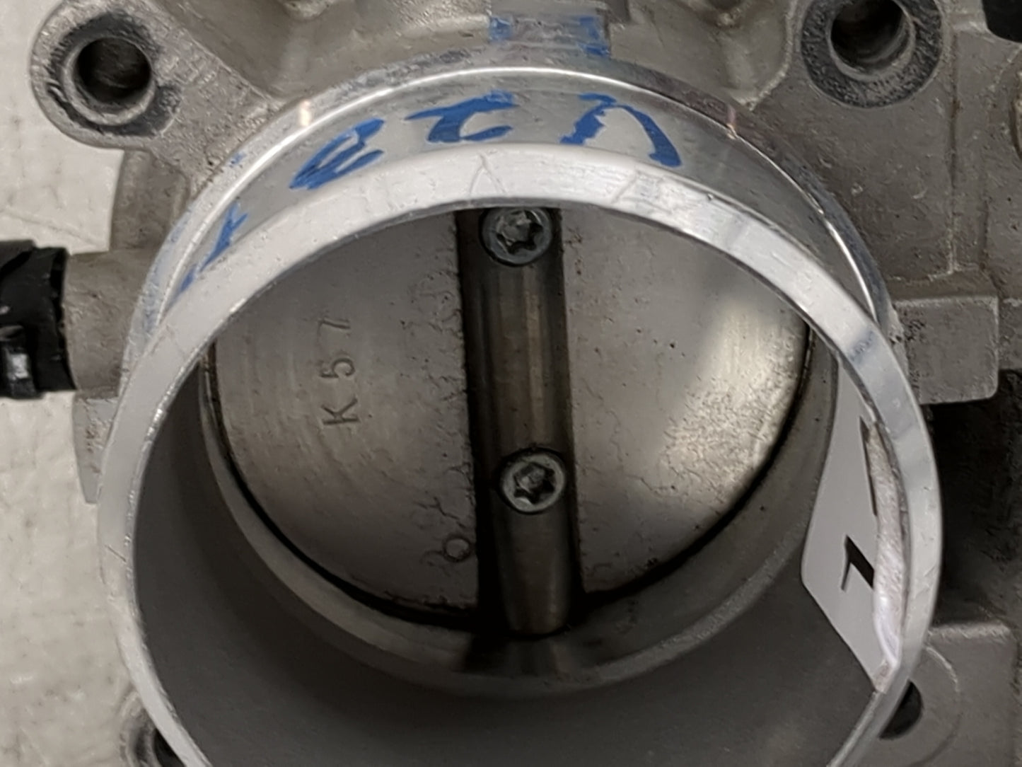 2013-2014 Hyundai Veloster Throttle Body Fits Fits 2013 2014 2015 2016 OEM Used Auto Parts - Oemusedautoparts1.com