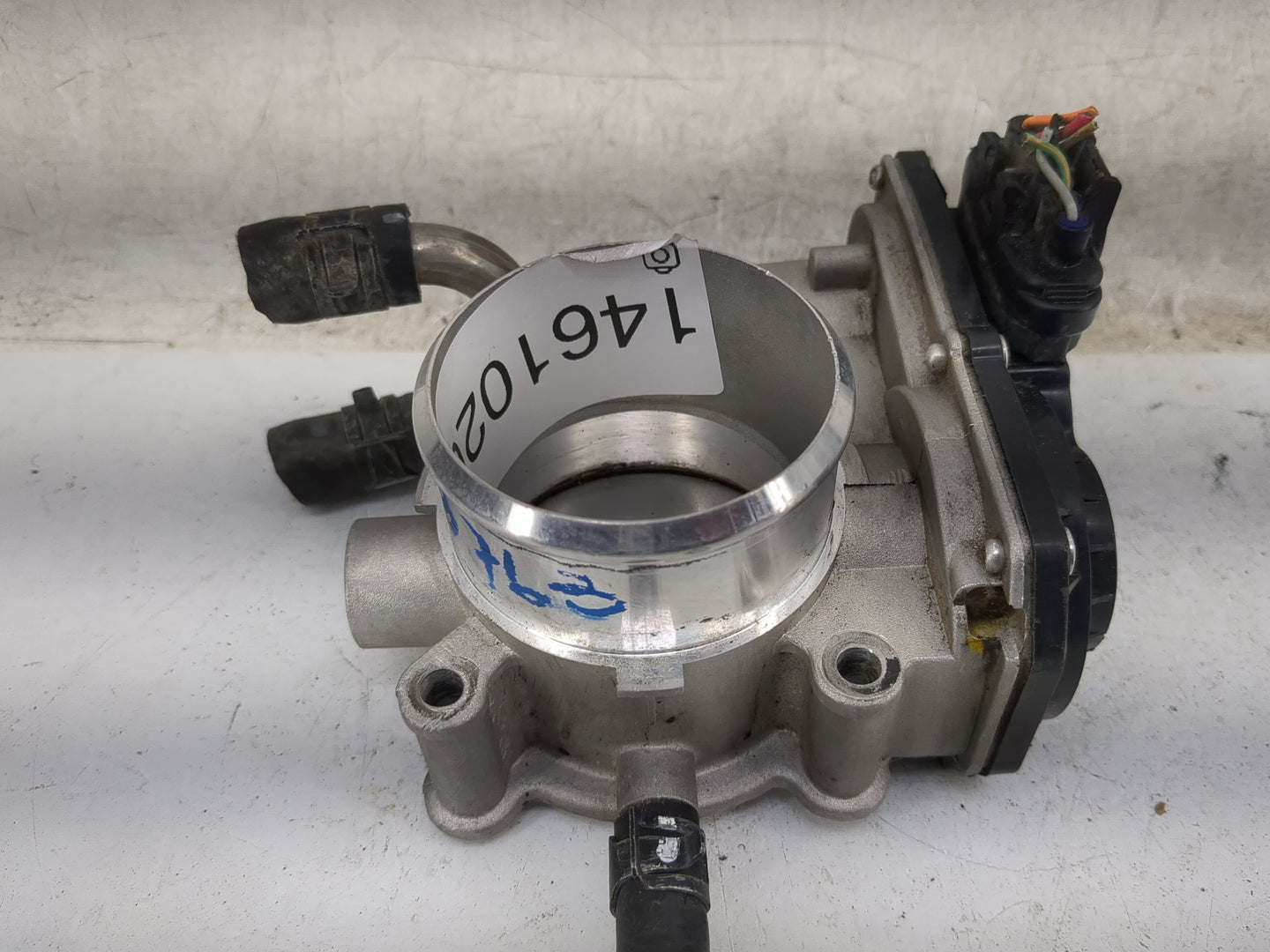 2013-2014 Hyundai Veloster Throttle Body Fits Fits 2013 2014 2015 2016 OEM Used Auto Parts - Oemusedautoparts1.com