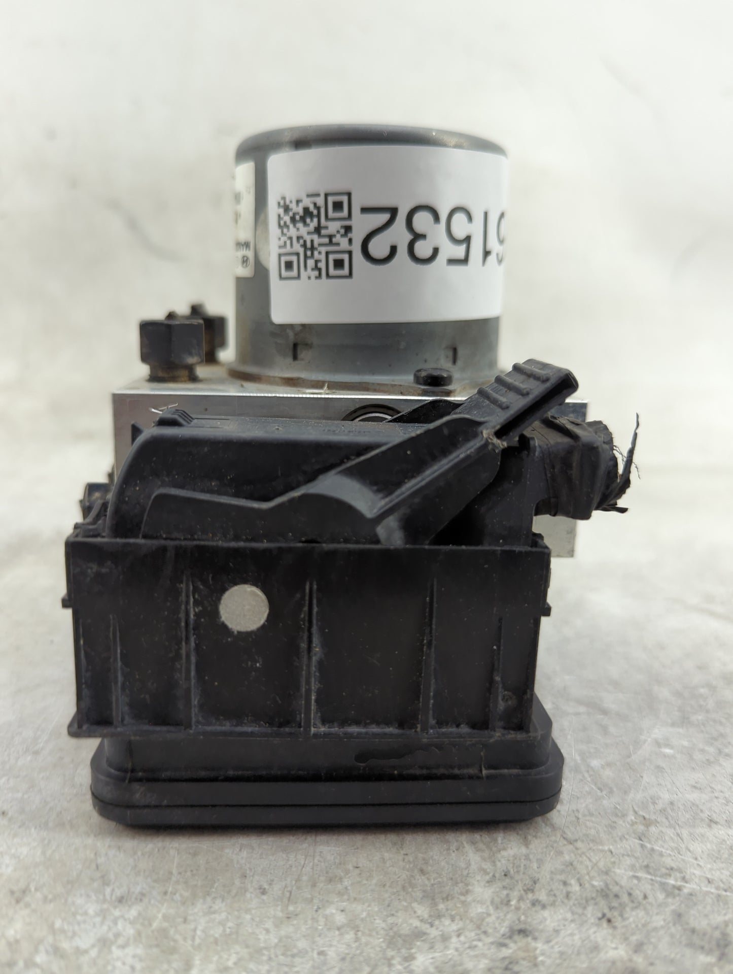 2014 Hyundai Veloster ABS Pump Control Module Replacement Fits OEM Used Auto Parts - Oemusedautoparts1.com