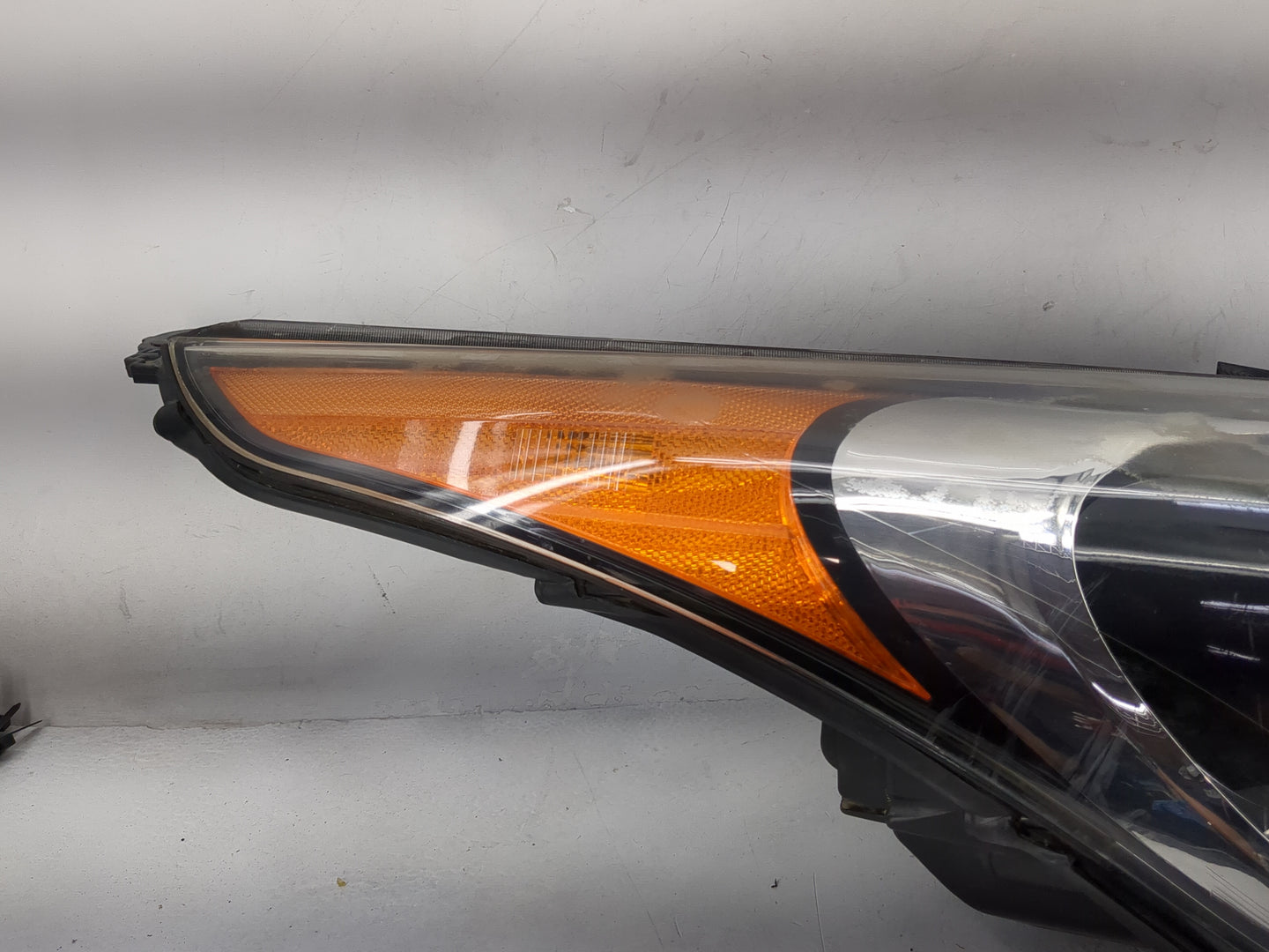 2013-2017 Hyundai Veloster Passenger Right Oem Head Light Headlight Lamp 1479518 - Oemusedautoparts1.com