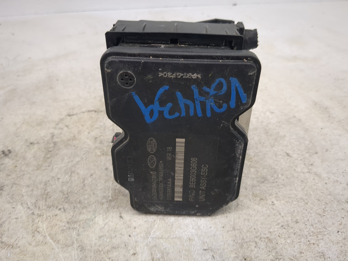 2014 Hyundai Veloster Anti-Lock Brake ABS Pump Module Actuator OEM P/N:58920-2V470 BE6003G606 Fits OEM Used Auto Parts - Oem