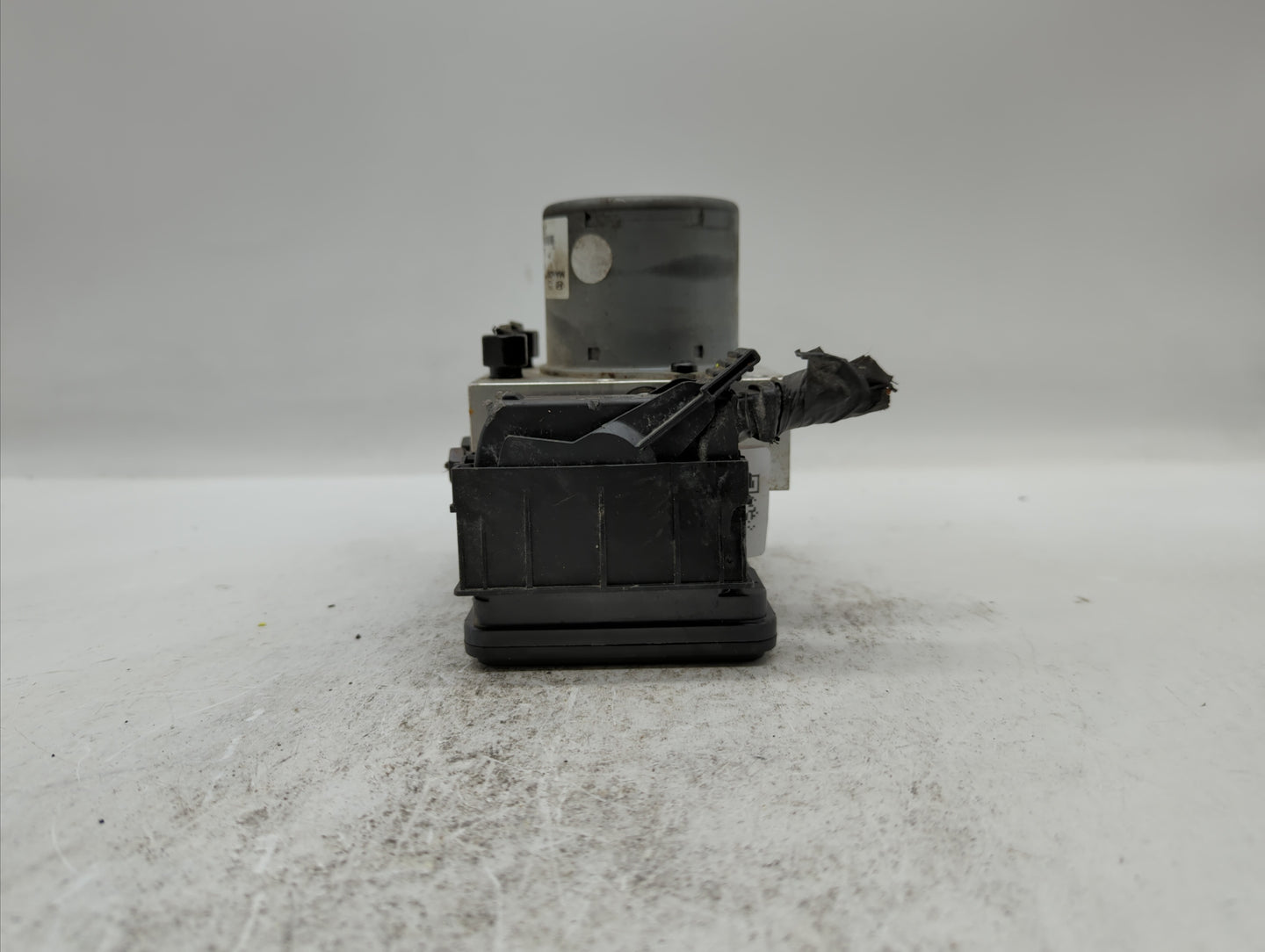 2014 Hyundai Veloster ABS Pump Control Module Replacement P/N:58920-2V470 Fits OEM Used Auto Parts - Oemusedautoparts1.com