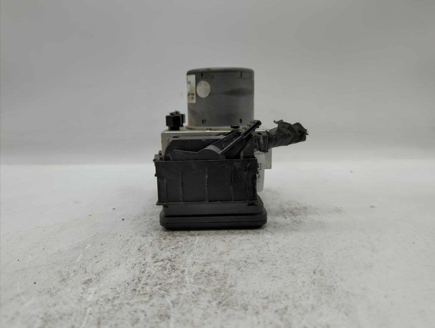 2014 Hyundai Veloster ABS Pump Control Module Replacement P/N:58920-2V470 Fits OEM Used Auto Parts - Oemusedautoparts1.com