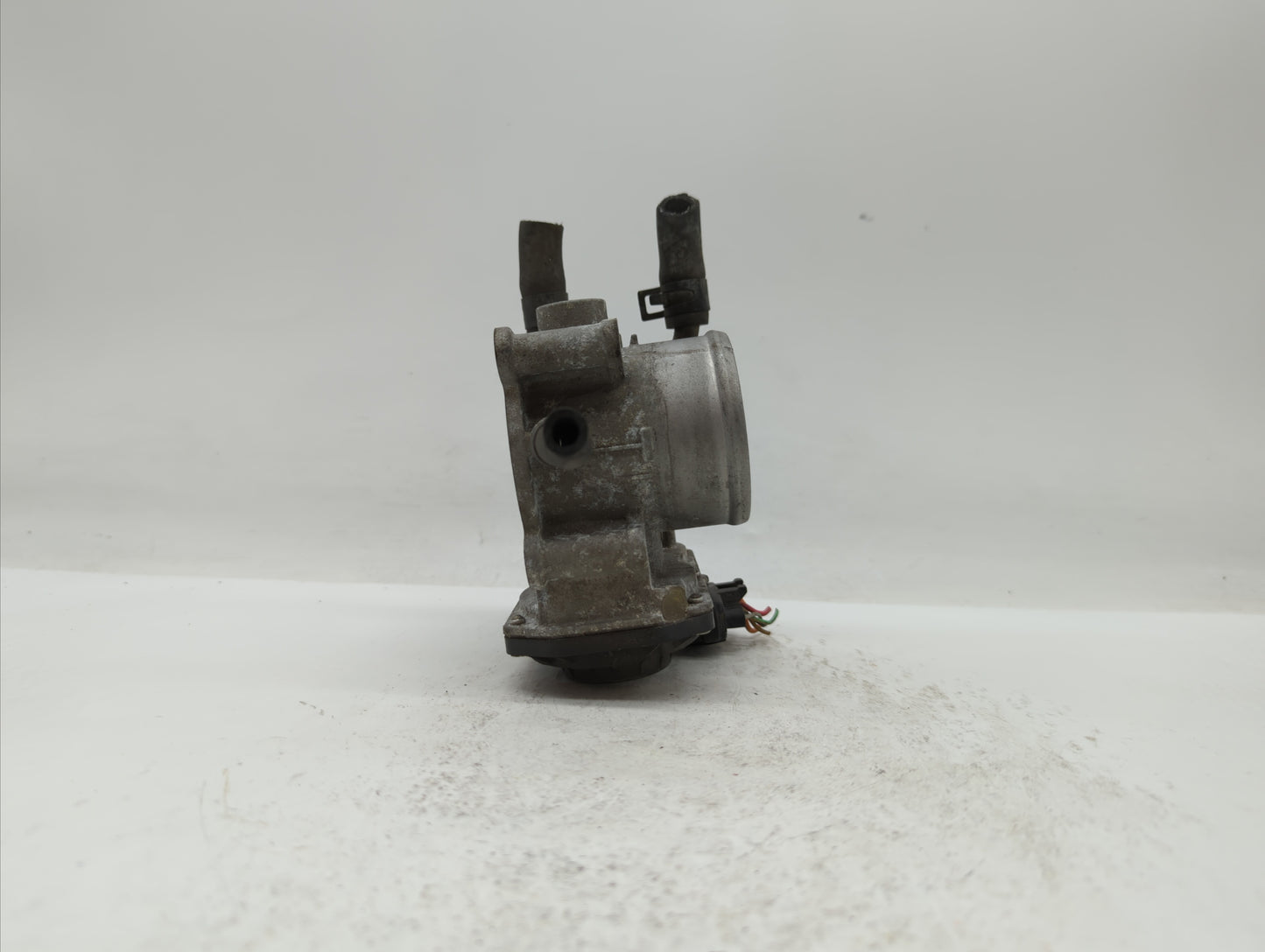 2012-2017 Hyundai Veloster Throttle Body P/N:35100-2B310 5302-1S02, 35100-2B300 Fits Fits 2012 2013 2014 2015 2016 2017 2018