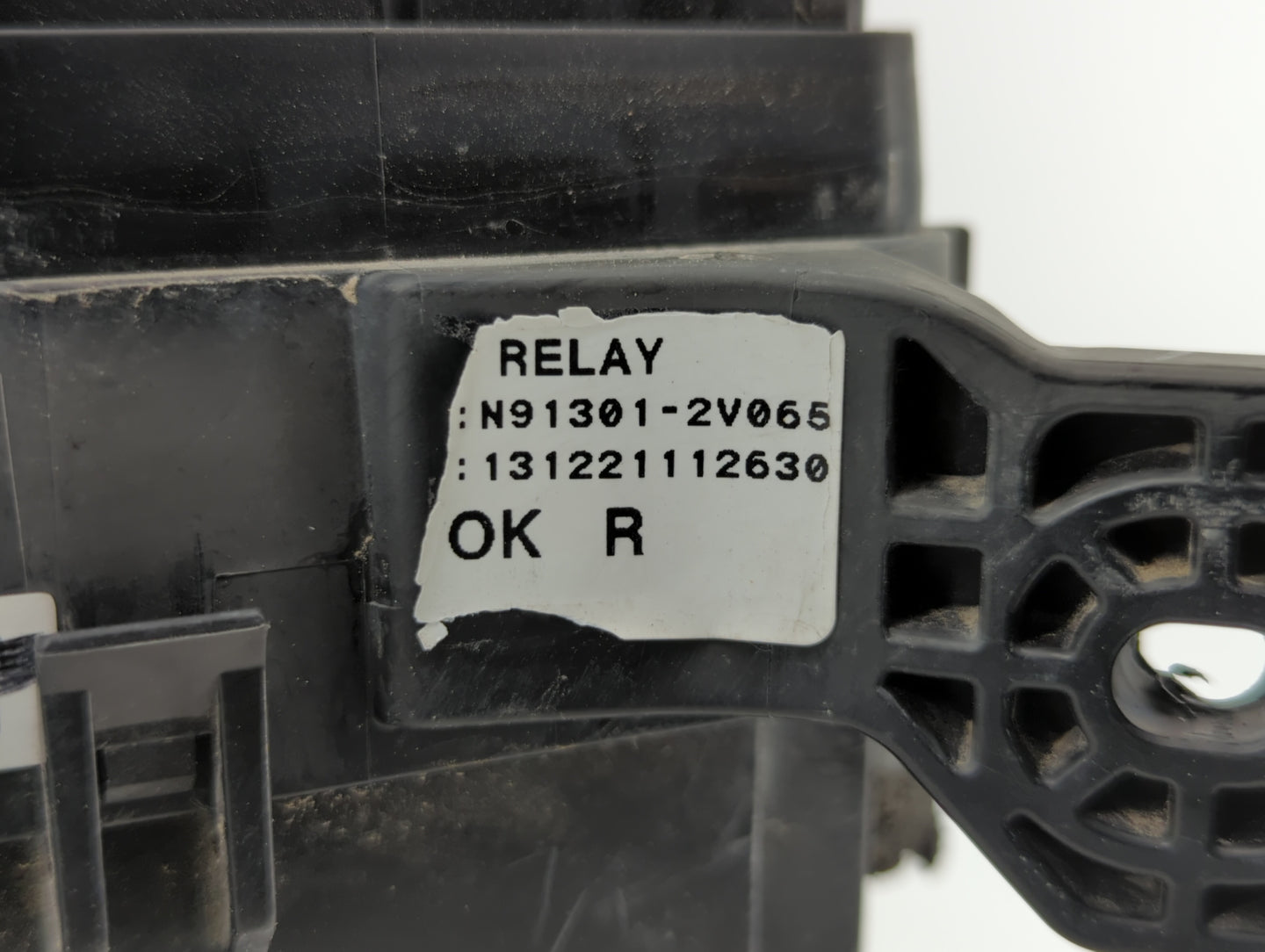 2014 Hyundai Veloster Fusebox Fuse Box Panel Relay Module Fits OEM Used Auto Parts - Oemusedautoparts1.com