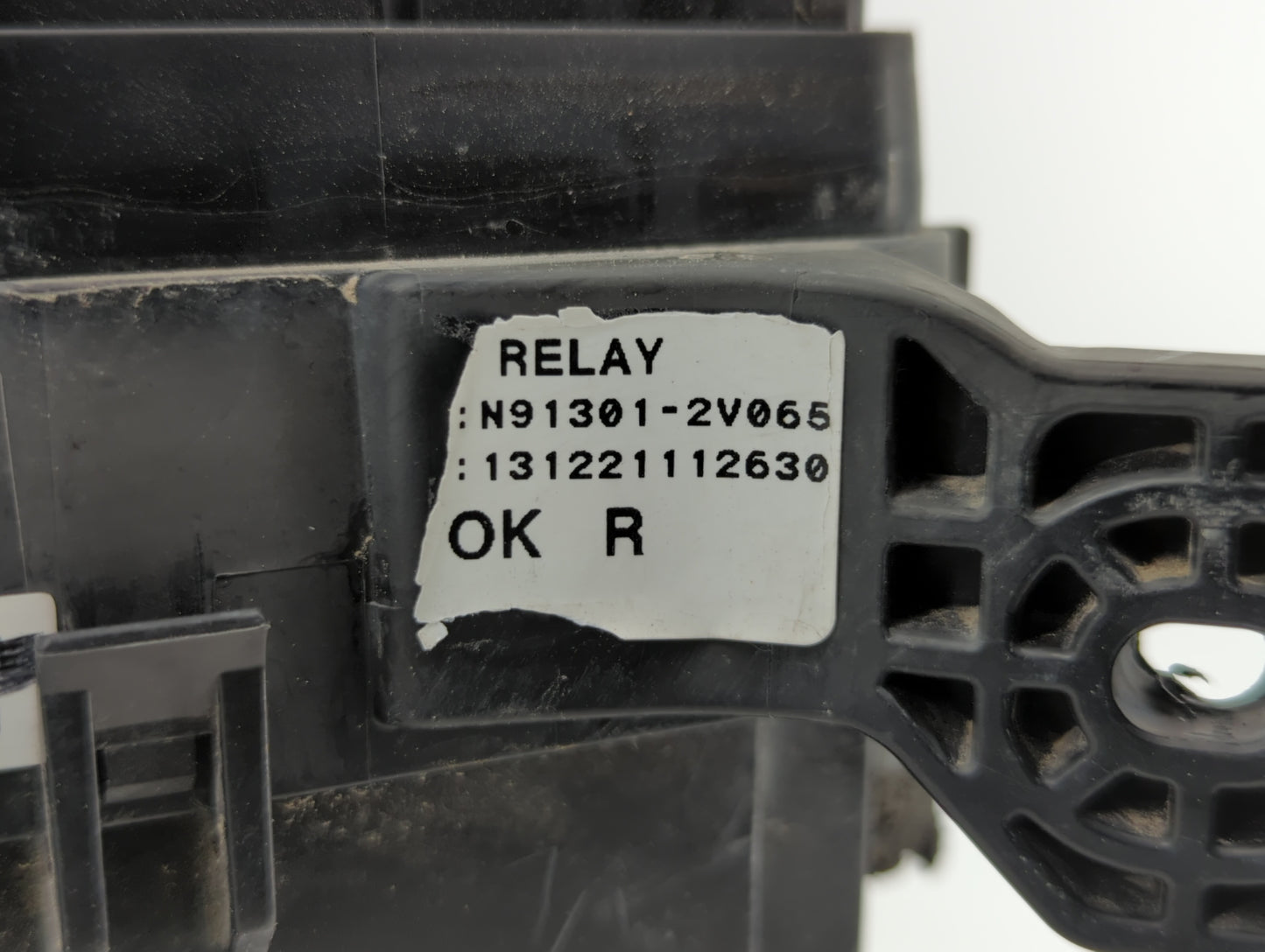 2014 Hyundai Veloster Fusebox Fuse Box Panel Relay Module Fits OEM Used Auto Parts - Oemusedautoparts1.com