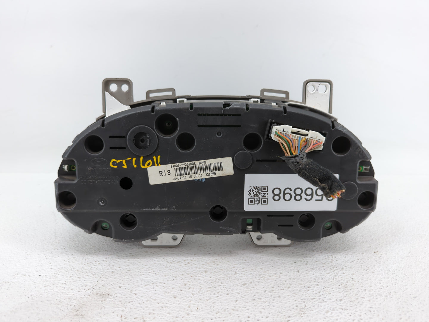 2012-2015 Hyundai Veloster Instrument Cluster Speedometer Gauges P/N:94011-2V331 Fits Fits 2012 2013 2014 2015 OEM Used Auto