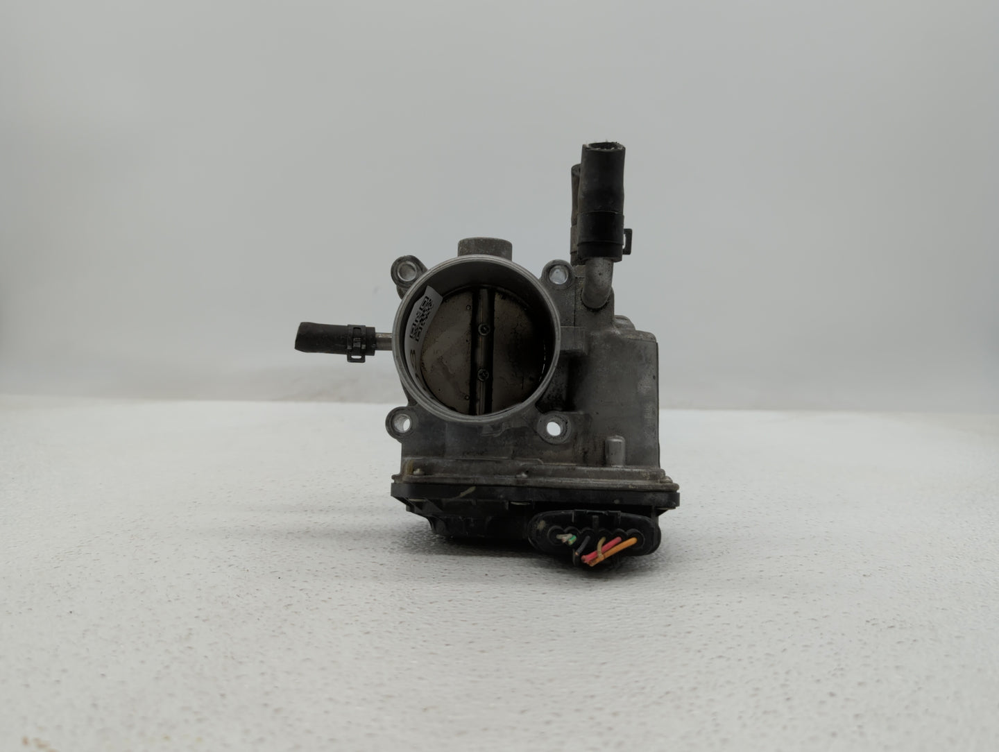 2012-2017 Hyundai Veloster Throttle Body P/N:35100-2B300 Fits Fits 2012 2013 2014 2015 2016 2017 2018 2019 OEM Used Auto Par