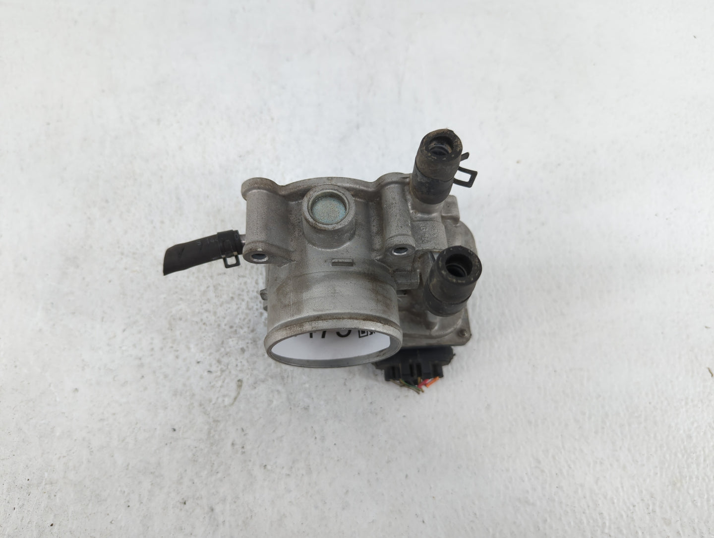 2012-2017 Hyundai Veloster Throttle Body P/N:35100-2B300 Fits Fits 2012 2013 2014 2015 2016 2017 2018 2019 OEM Used Auto Par