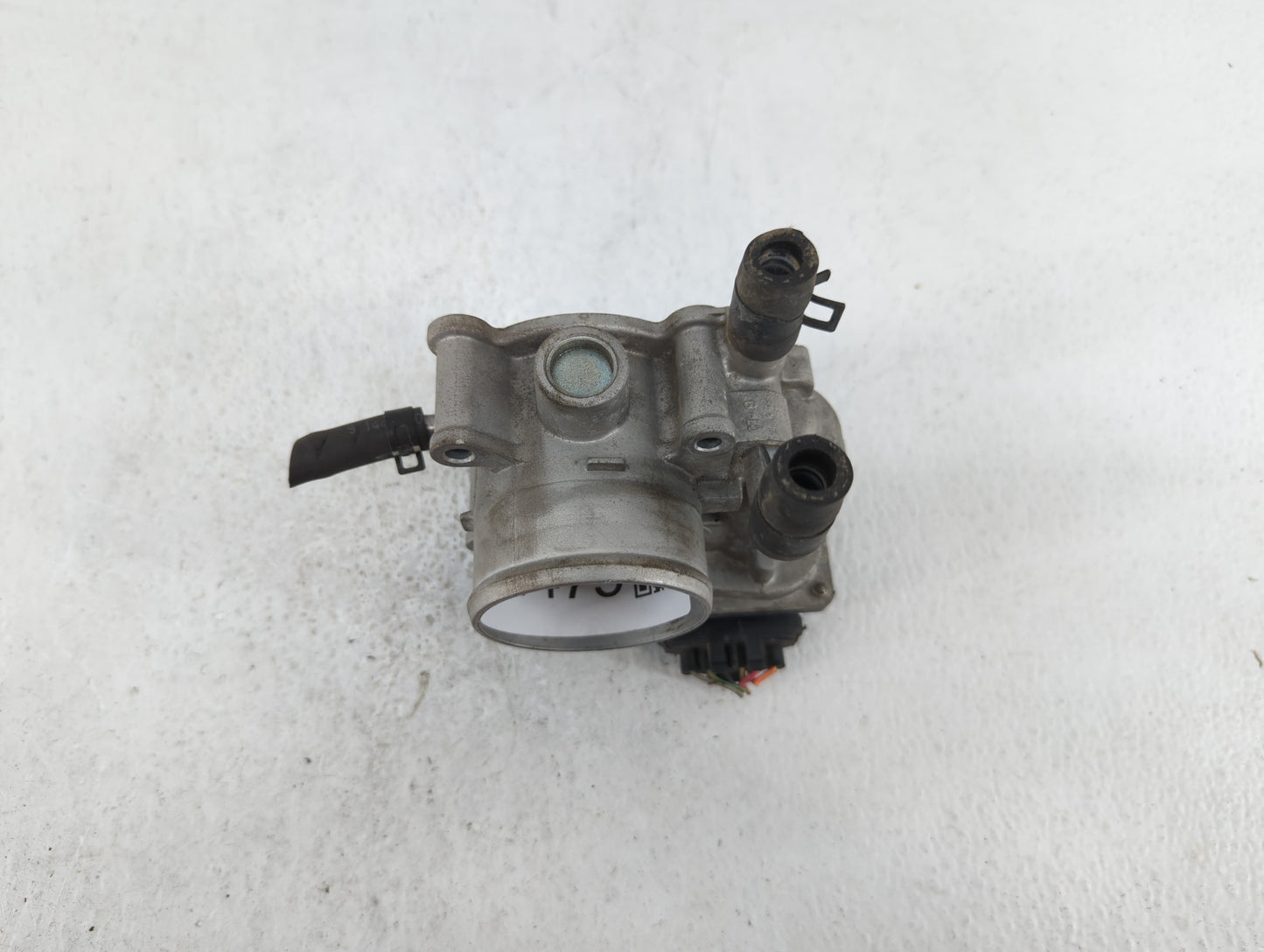 2012-2017 Hyundai Veloster Throttle Body P/N:35100-2B300 Fits Fits 2012 2013 2014 2015 2016 2017 2018 2019 OEM Used Auto Par