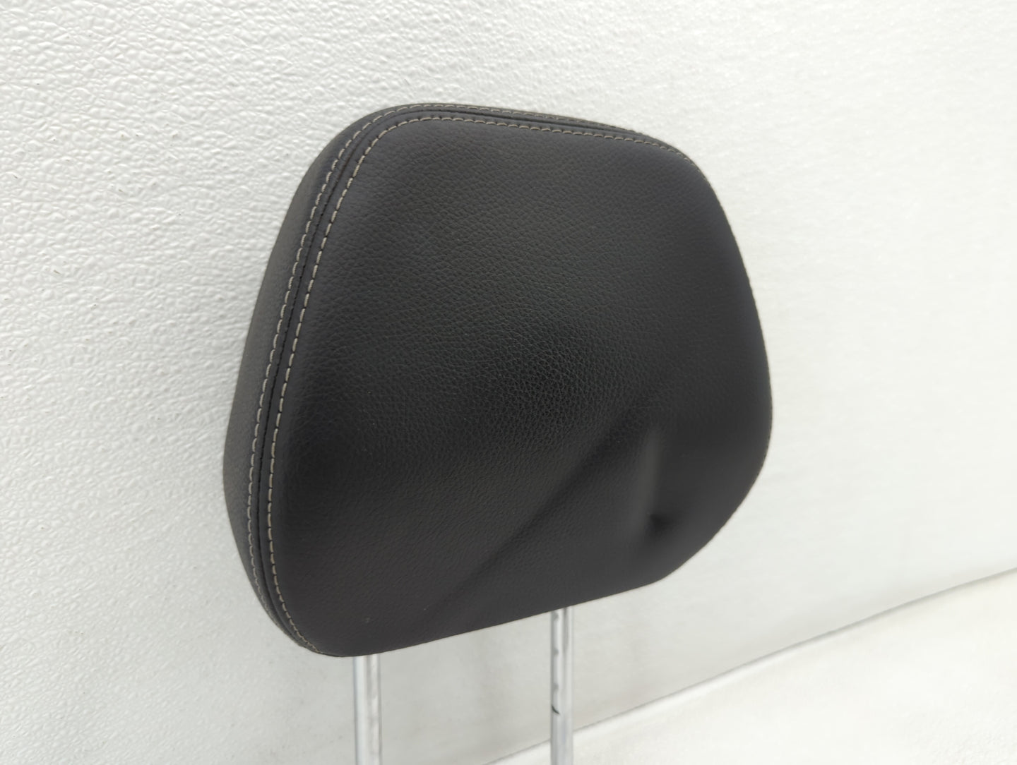 2013-2015 Hyundai Veloster Headrest Head Rest Front Driver Passenger Seat Fits Fits 2013 2014 2015 OEM Used Auto Parts - Oem
