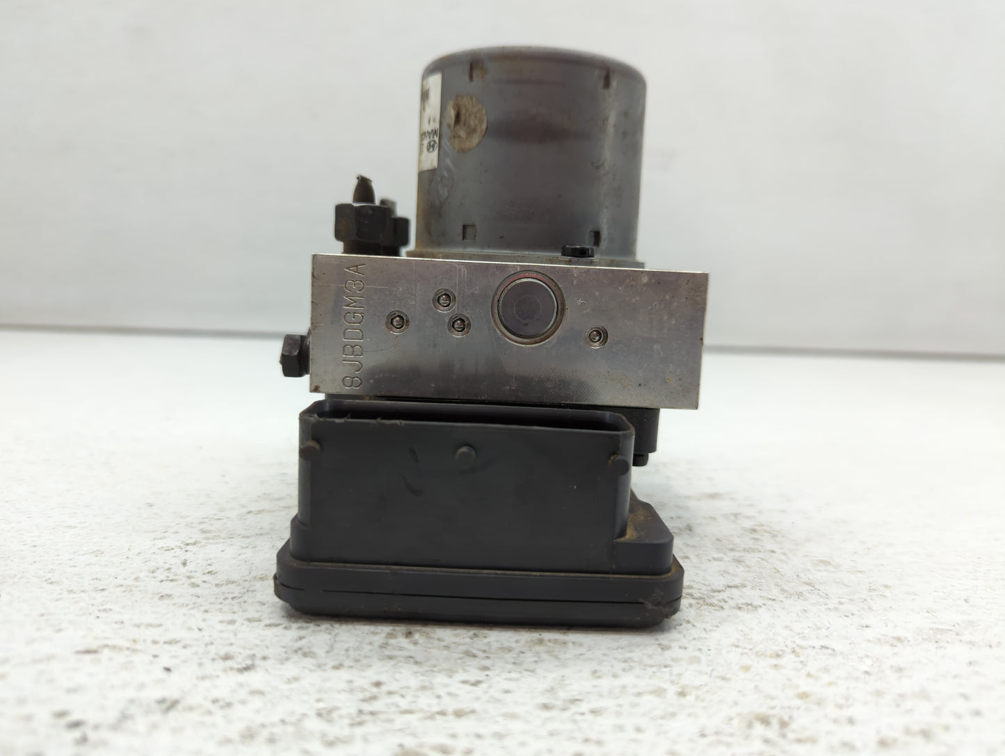 2014 Hyundai Veloster ABS Pump Control Module Replacement P/N:58920-2V470 Fits OEM Used Auto Parts - Oemusedautoparts1.com