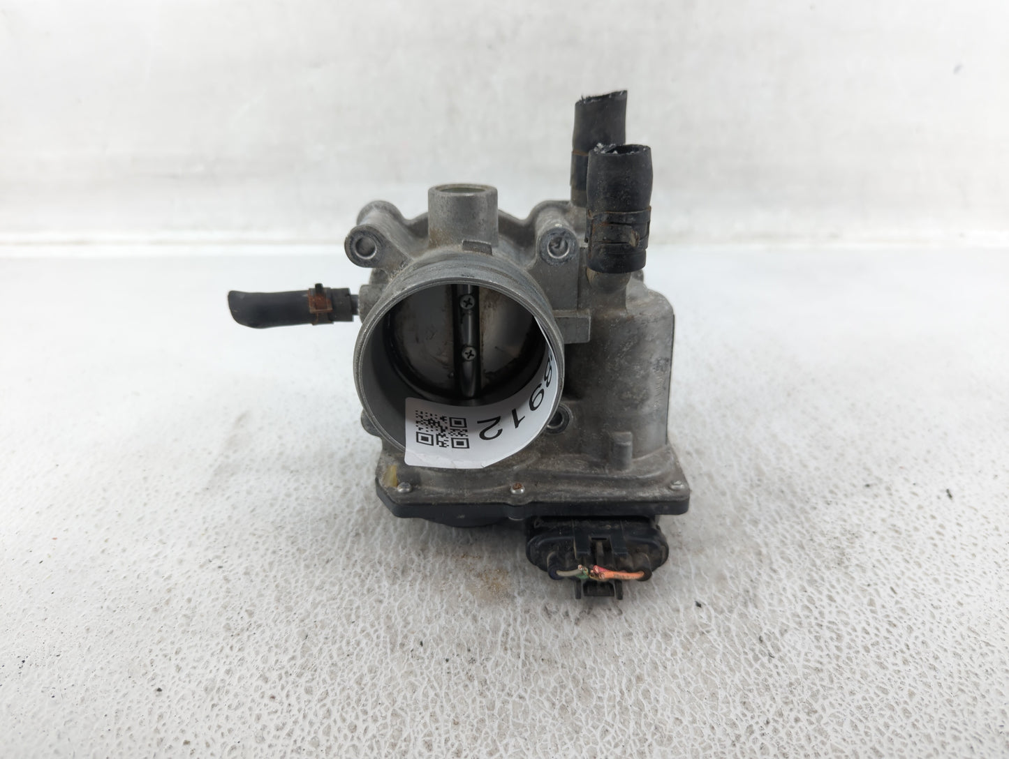2012-2017 Hyundai Veloster Throttle Body P/N:35100-2B300 Fits Fits 2012 2013 2014 2015 2016 2017 2018 2019 OEM Used Auto Par