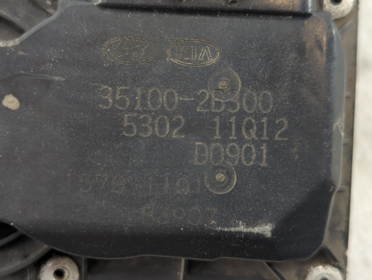 2012-2017 Hyundai Veloster Throttle Body P/N:35100-2B300 Fits Fits 2012 2013 2014 2015 2016 2017 2018 2019 OEM Used Auto Par