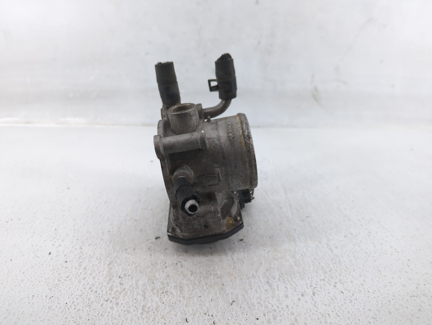 2012-2017 Hyundai Veloster Throttle Body Fits Fits 2012 2013 2014 2015 2016 2017 2018 2019 OEM Used Auto Parts - Oemusedauto
