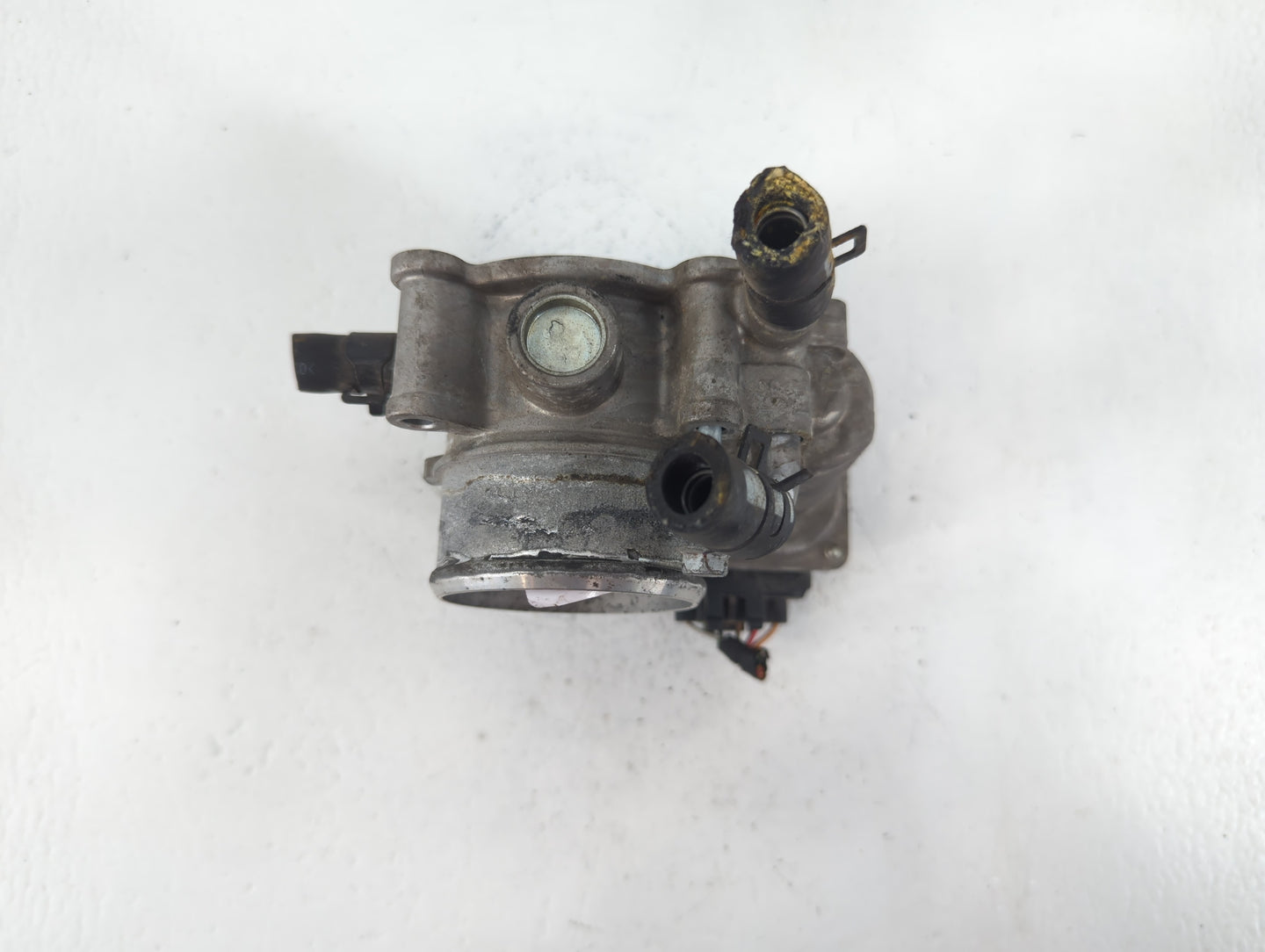 2013-2014 Hyundai Veloster Throttle Body P/N:5443 7Q12 35100-2B320 Fits Fits 2013 2014 2015 2016 OEM Used Auto Parts - Oemus