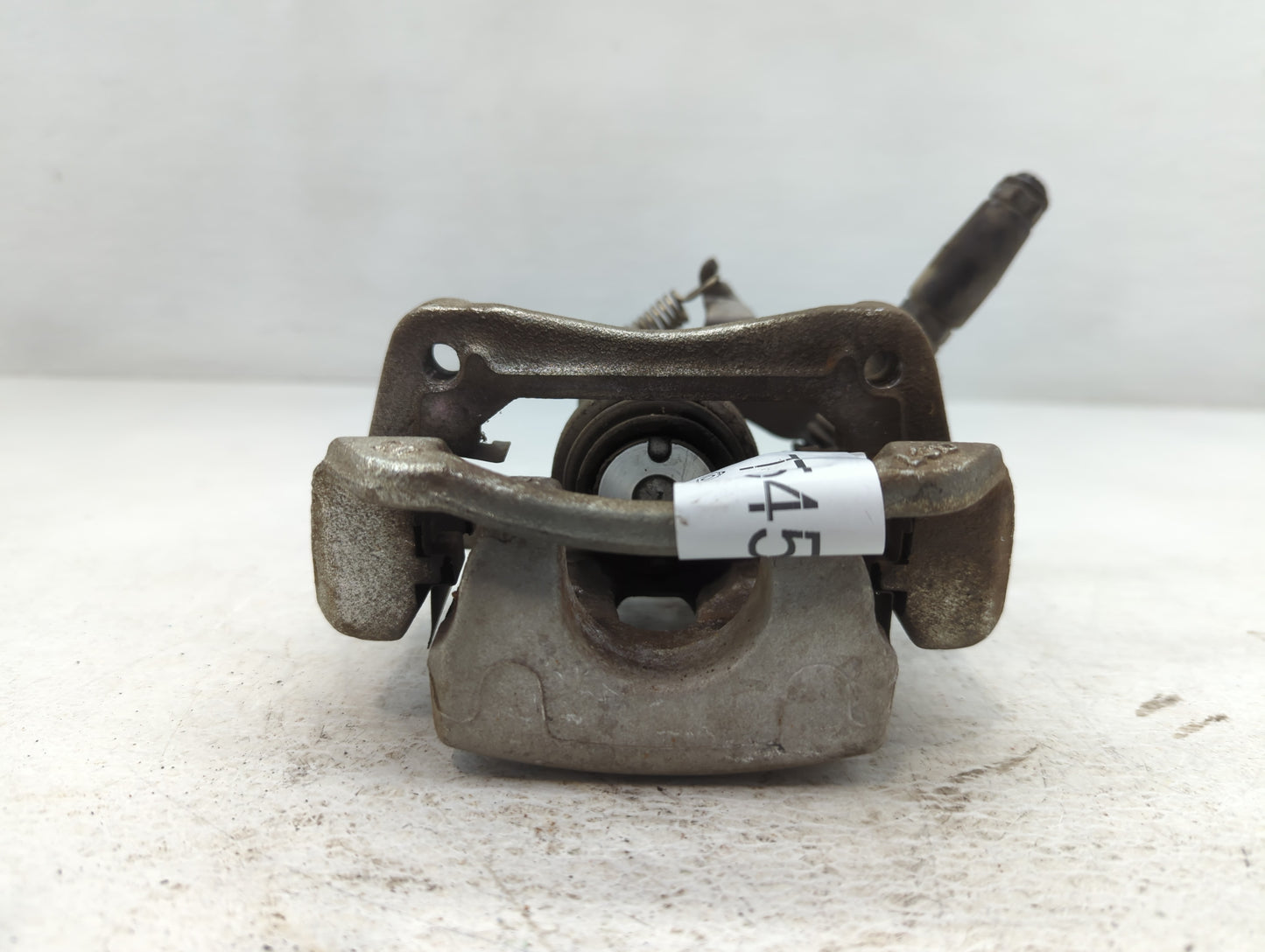 2013-2016 Hyundai Veloster Front Driver Left Brake Caliper - Oemusedautoparts1.com