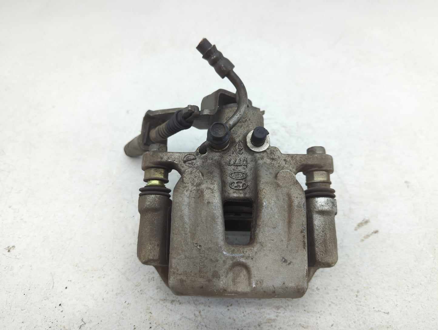 2013-2016 Hyundai Veloster Front Driver Left Brake Caliper - Oemusedautoparts1.com