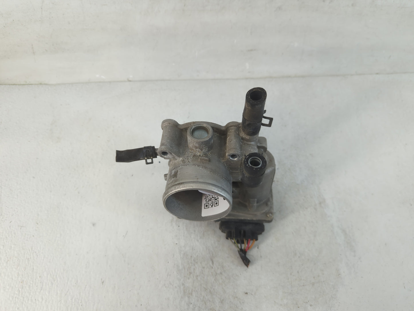 2012-2017 Hyundai Veloster Throttle Body P/N:35100-2B300 Fits Fits 2012 2013 2014 2015 2016 2017 2018 2019 OEM Used Auto Par