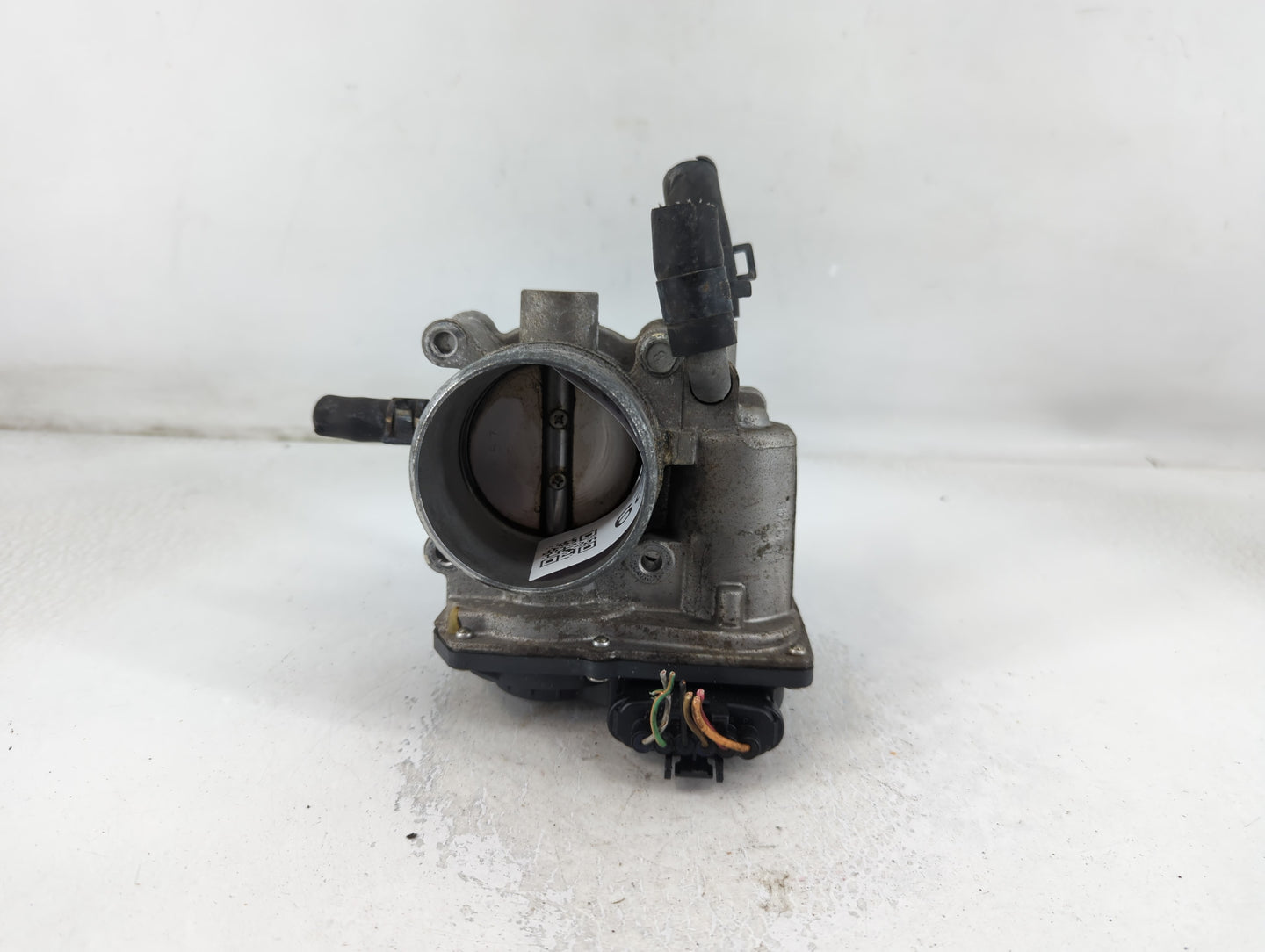 2013-2014 Hyundai Veloster Throttle Body P/N:35100-2B320 Fits Fits 2013 2014 2015 2016 OEM Used Auto Parts - Oemusedautopart