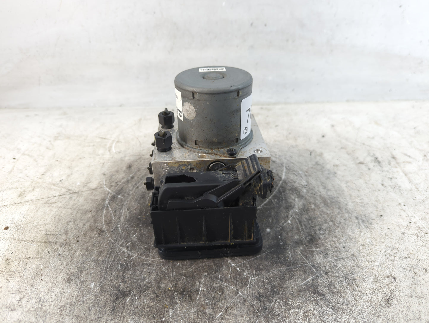 2014 Hyundai Veloster ABS Pump Control Module Replacement P/N:58920-2V470 Fits OEM Used Auto Parts - Oemusedautoparts1.com