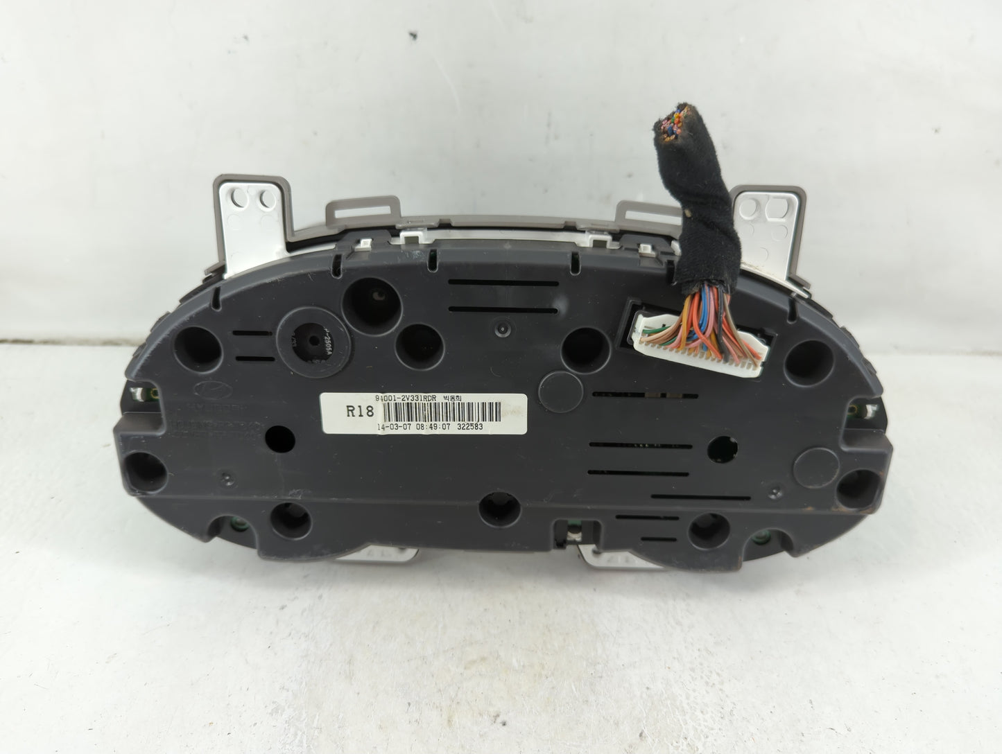 2012-2015 Hyundai Veloster Instrument Cluster Speedometer Gauges Fits Fits 2012 2013 2014 2015 OEM Used Auto Parts - Oemused