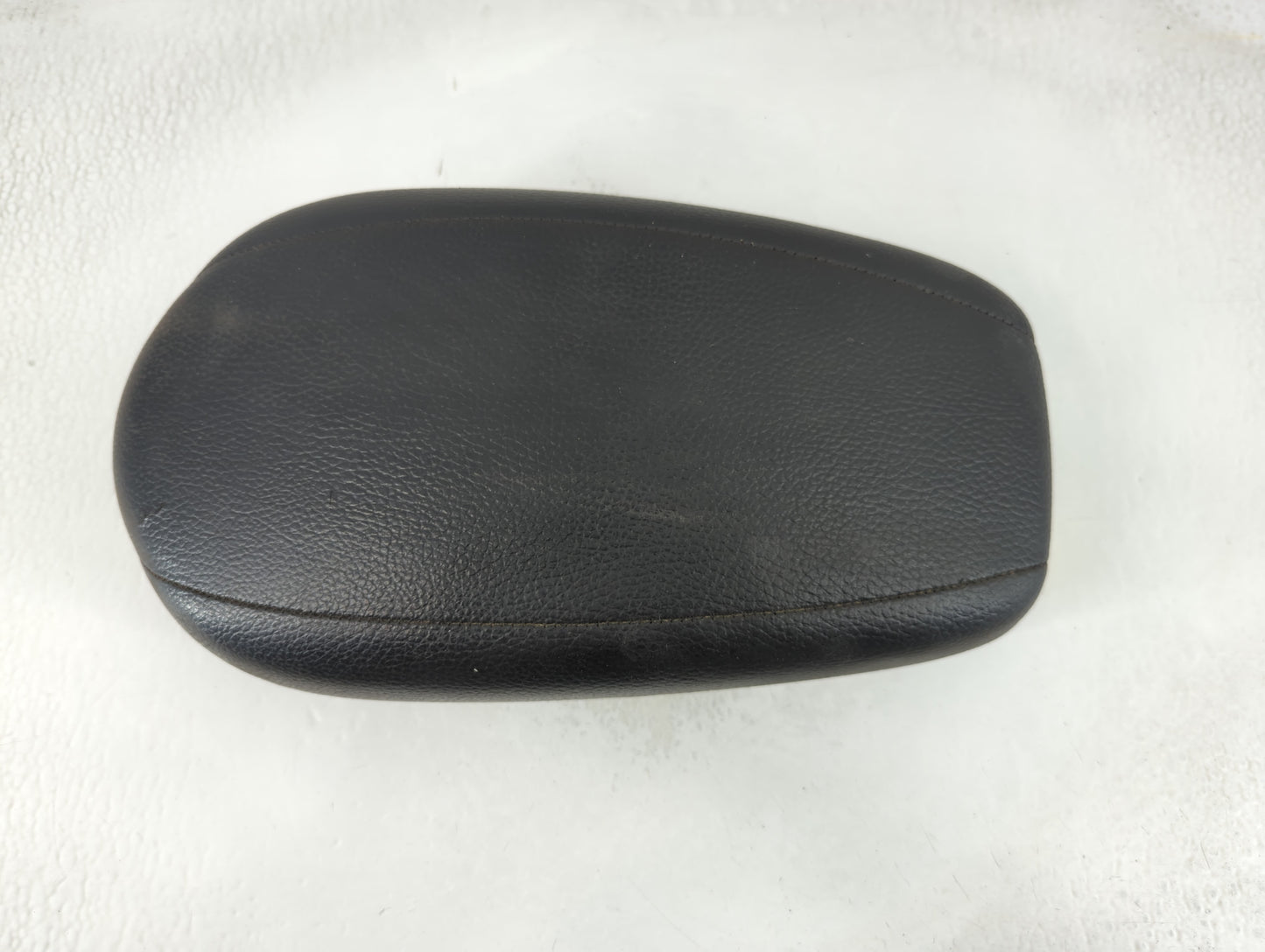 2013-2017 Hyundai Veloster Center Console Armrest Cover Lid P/N:140307 Fits Fits 2013 2014 2015 2016 2017 OEM Used Auto Part