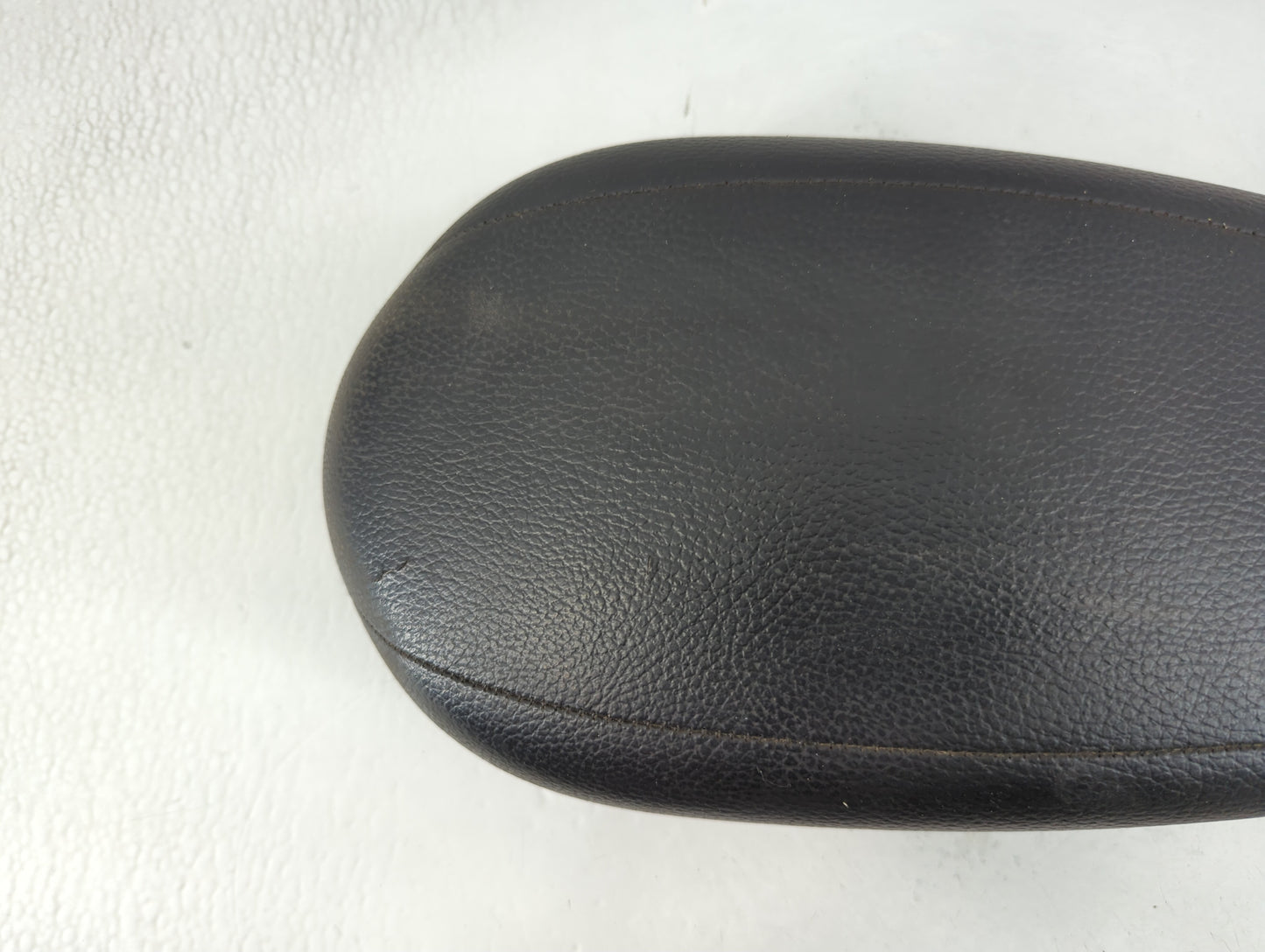 2013-2017 Hyundai Veloster Center Console Armrest Cover Lid P/N:140307 Fits Fits 2013 2014 2015 2016 2017 OEM Used Auto Part