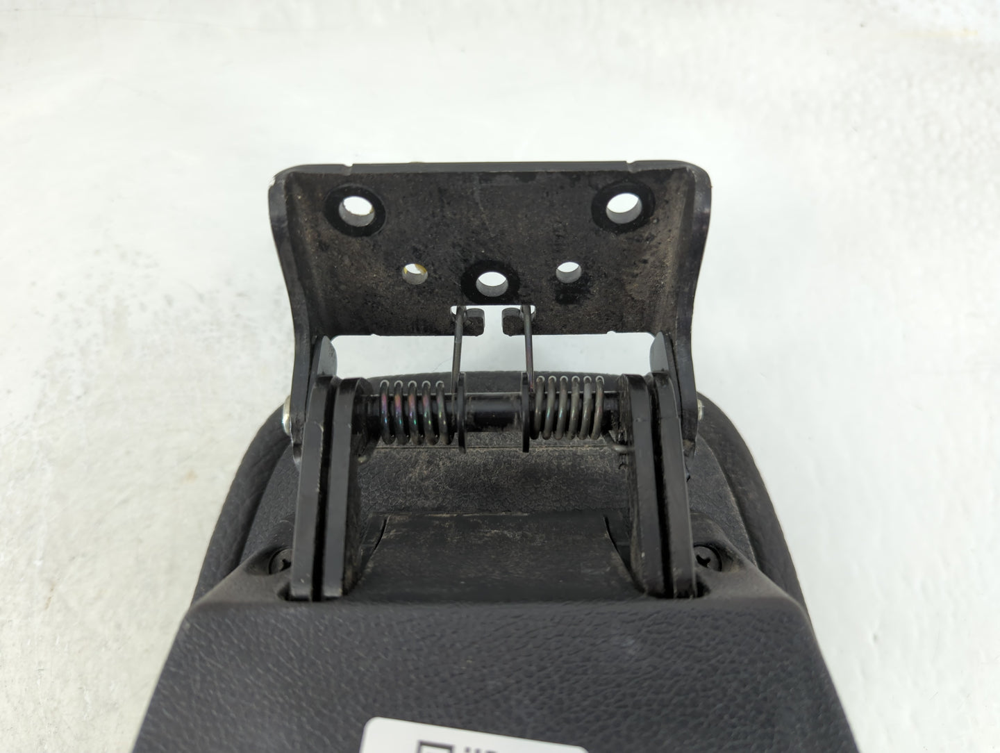 2013-2017 Hyundai Veloster Center Console Armrest Cover Lid P/N:140307 Fits Fits 2013 2014 2015 2016 2017 OEM Used Auto Part