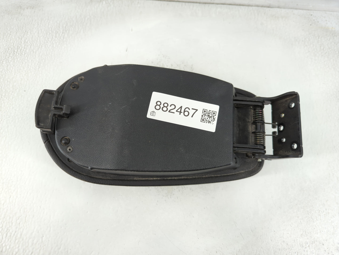 2013-2017 Hyundai Veloster Center Console Armrest Cover Lid P/N:140307 Fits Fits 2013 2014 2015 2016 2017 OEM Used Auto Part
