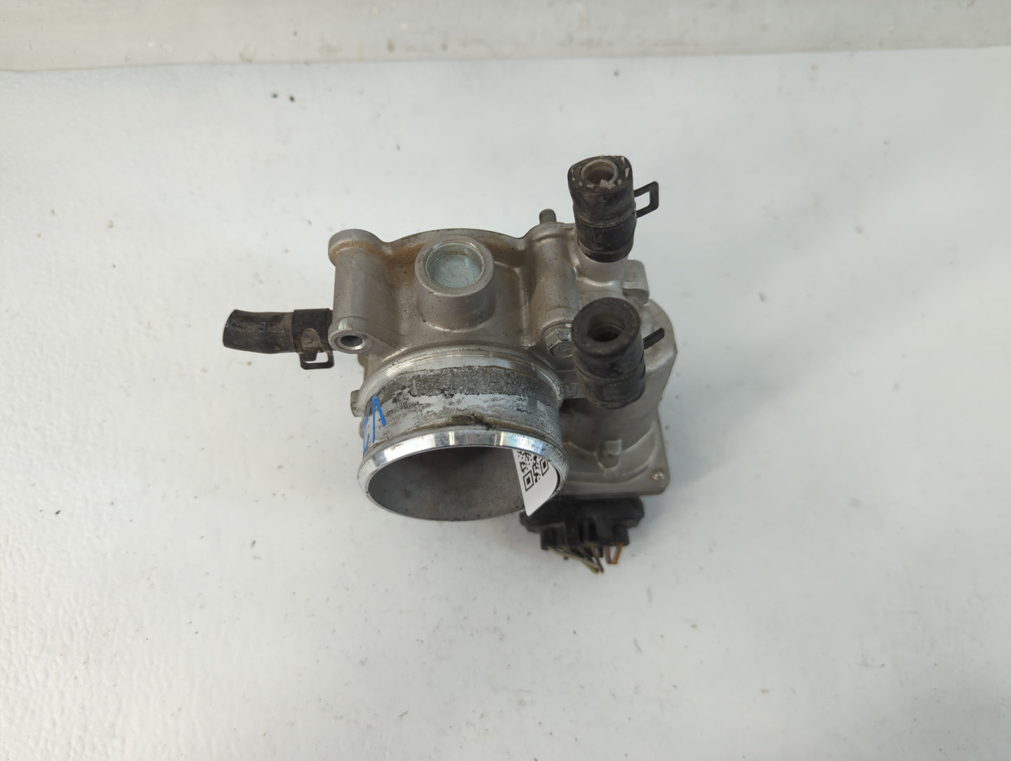 2013-2014 Hyundai Veloster Throttle Body P/N:35100-2B320 Fits Fits 2013 2014 2015 2016 OEM Used Auto Parts - Oemusedautopart