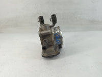 2013-2014 Hyundai Veloster Throttle Body P/N:35100-2B320 Fits Fits 2013 2014 2015 2016 OEM Used Auto Parts - Oemusedautopart