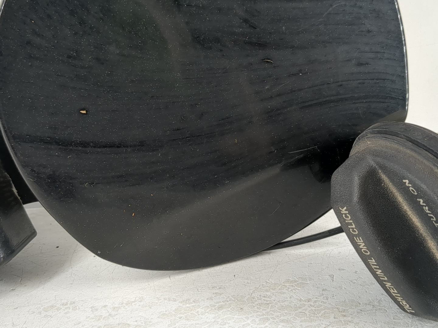 2014 Hyundai Veloster Fuel Tank Door Lid Gas Tank - Oemusedautoparts1.com