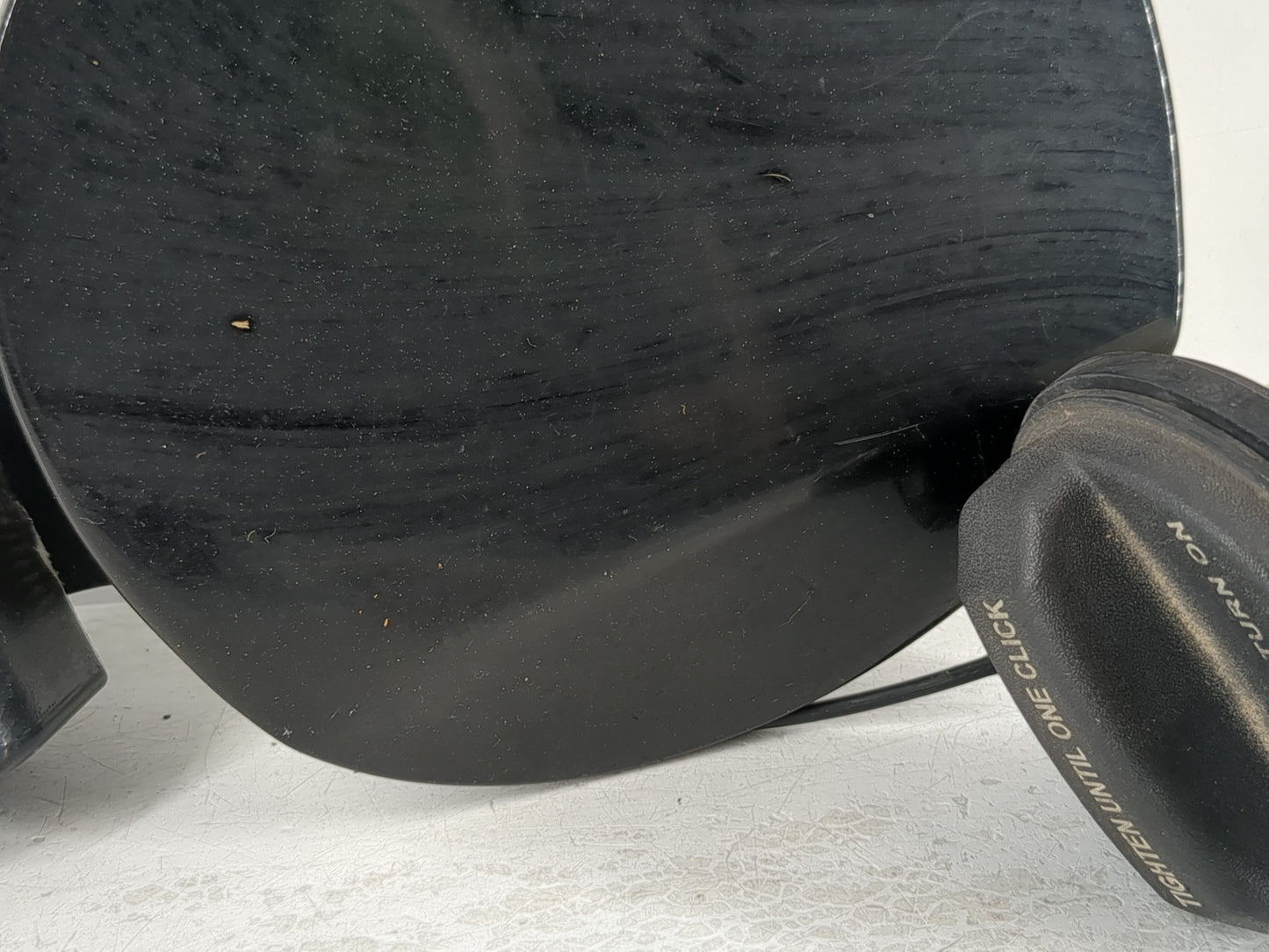 2014 Hyundai Veloster Fuel Tank Door Lid Gas Tank - Oemusedautoparts1.com