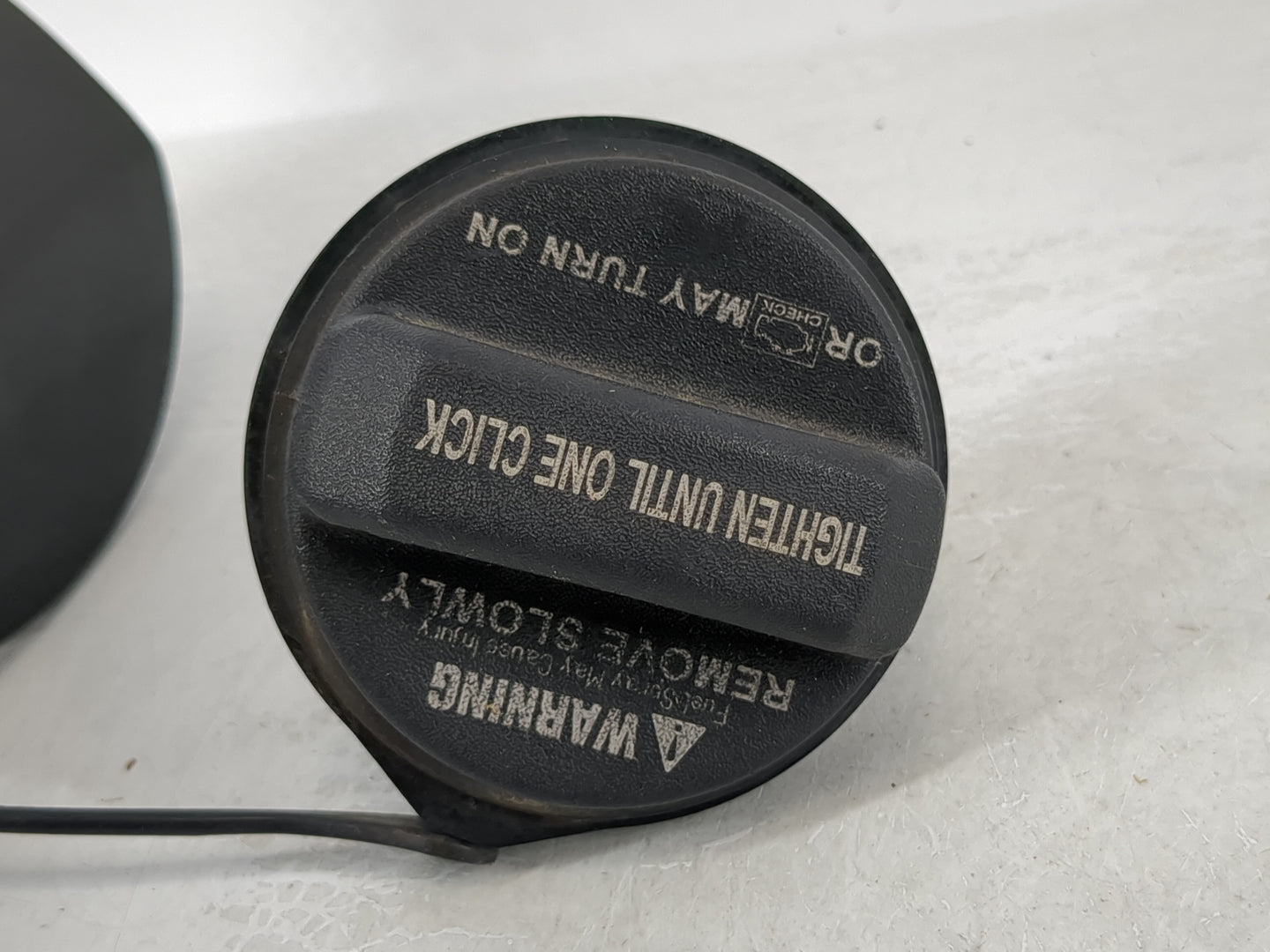 2014 Hyundai Veloster Fuel Tank Door Lid Gas Tank - Oemusedautoparts1.com
