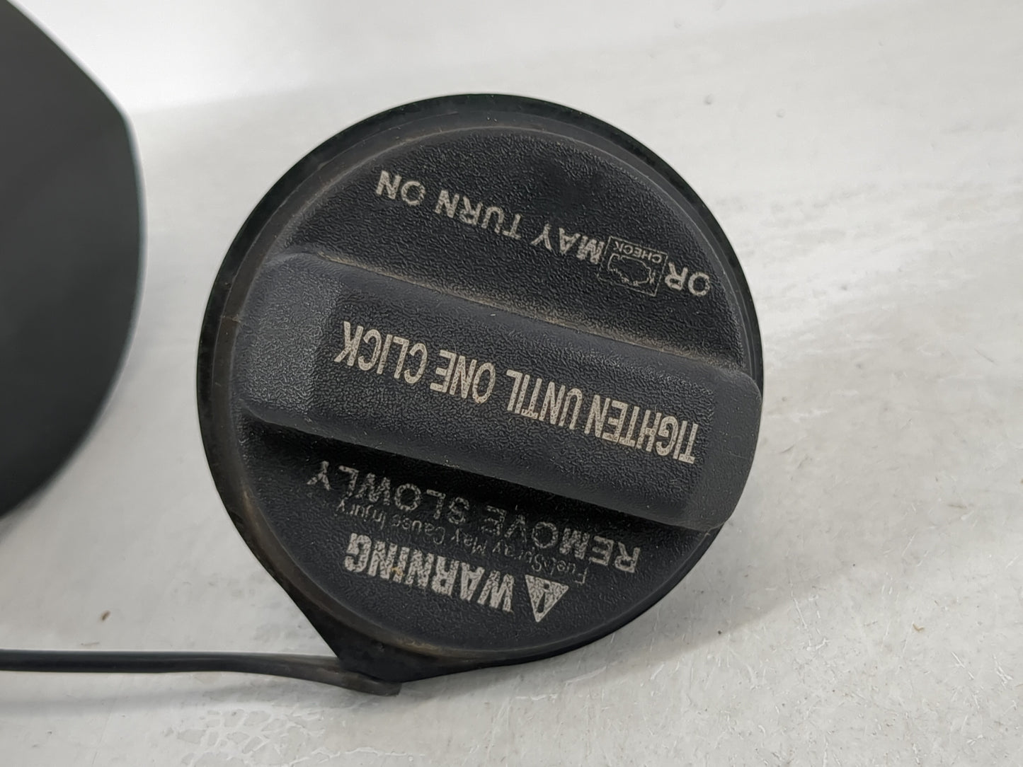 2014 Hyundai Veloster Fuel Tank Door Lid Gas Tank - Oemusedautoparts1.com