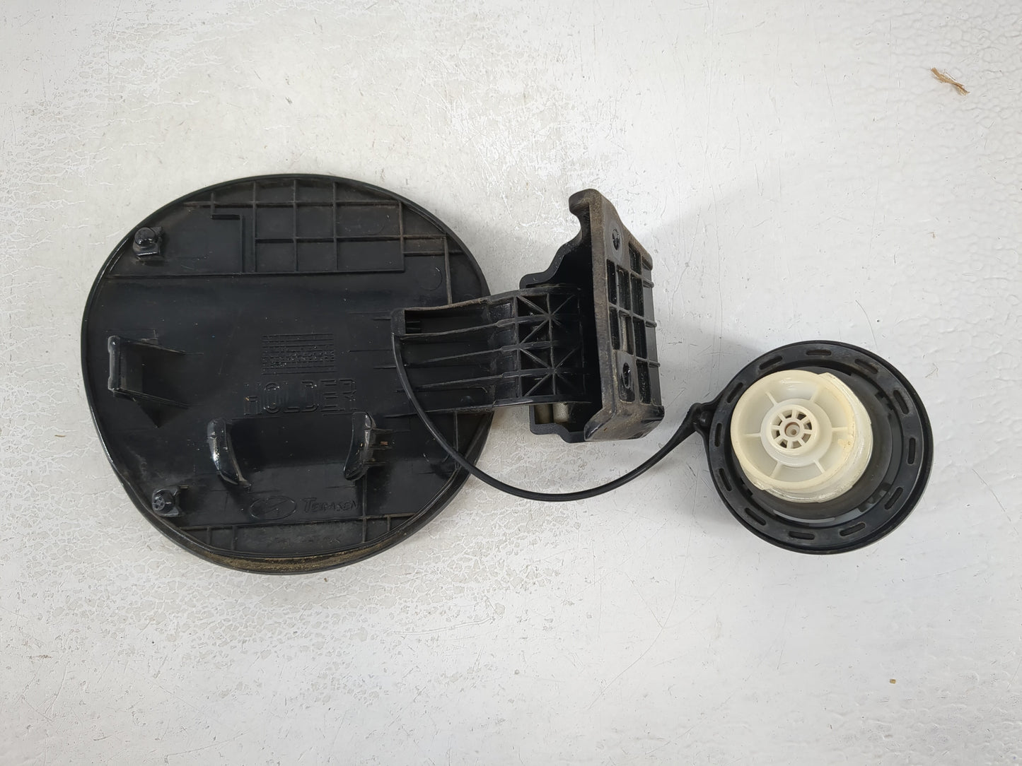 2014 Hyundai Veloster Fuel Tank Door Lid Gas Tank - Oemusedautoparts1.com