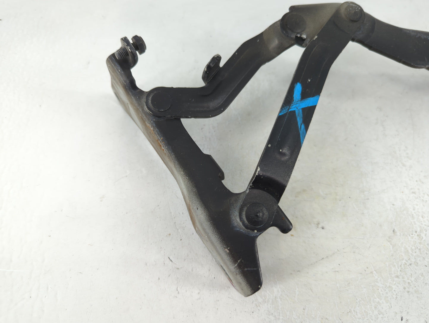 2014 Hyundai Veloster Passenger Right Hood Hinge - Oemusedautoparts1.com