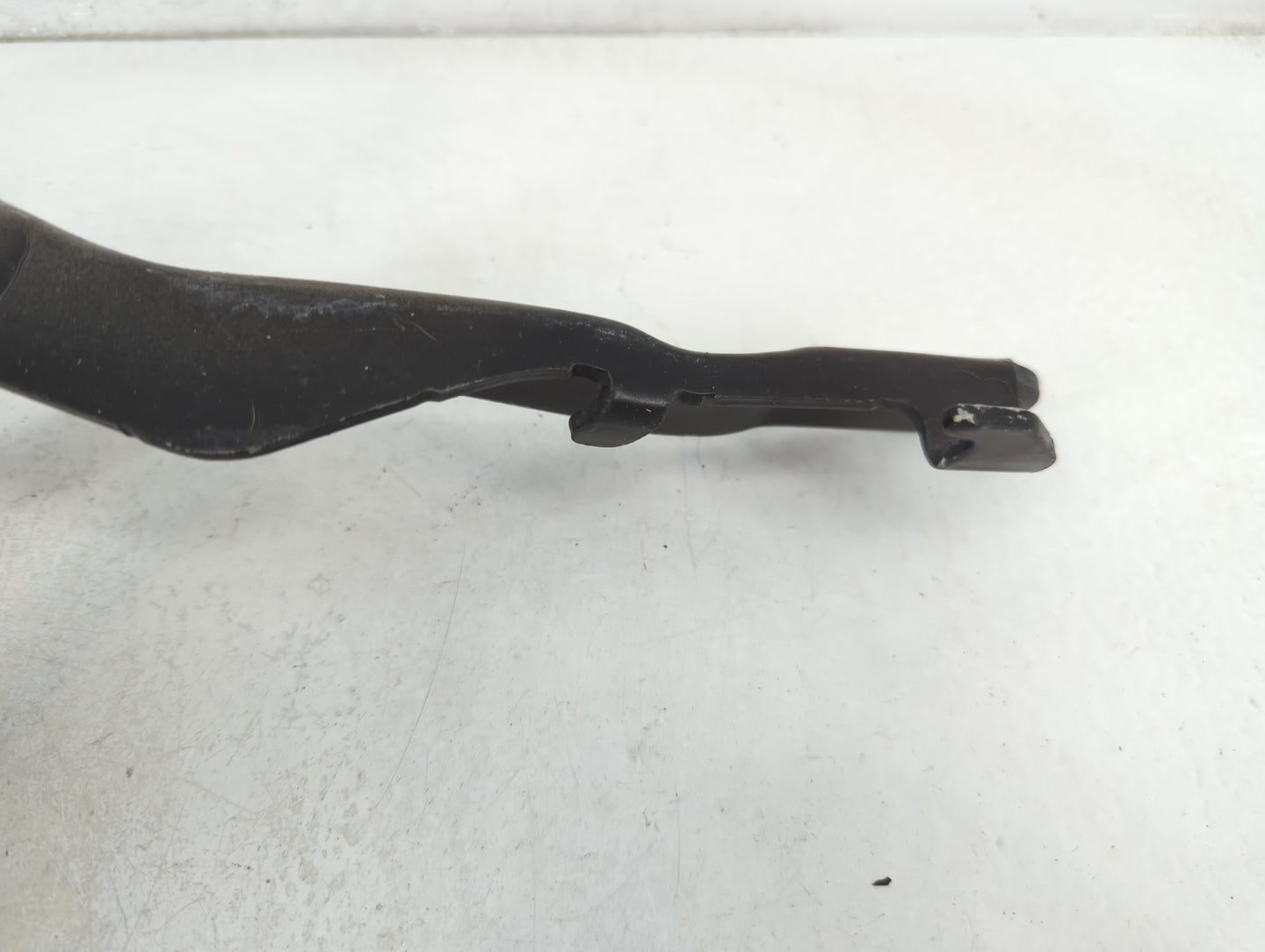 2014 Hyundai Veloster Passenger Right Hood Hinge - Oemusedautoparts1.com