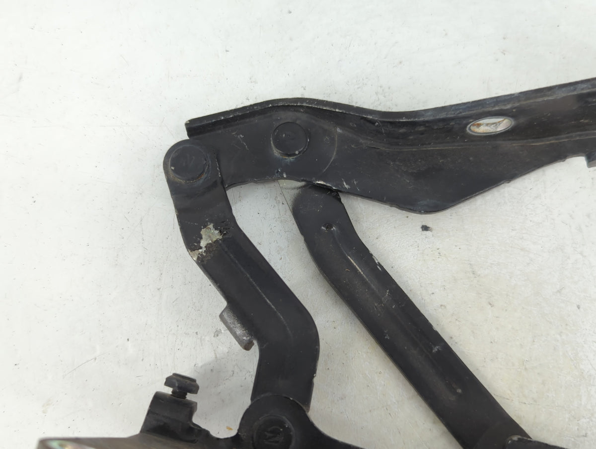 2014 Hyundai Veloster Driver Left Hood Hinge - Oemusedautoparts1.com