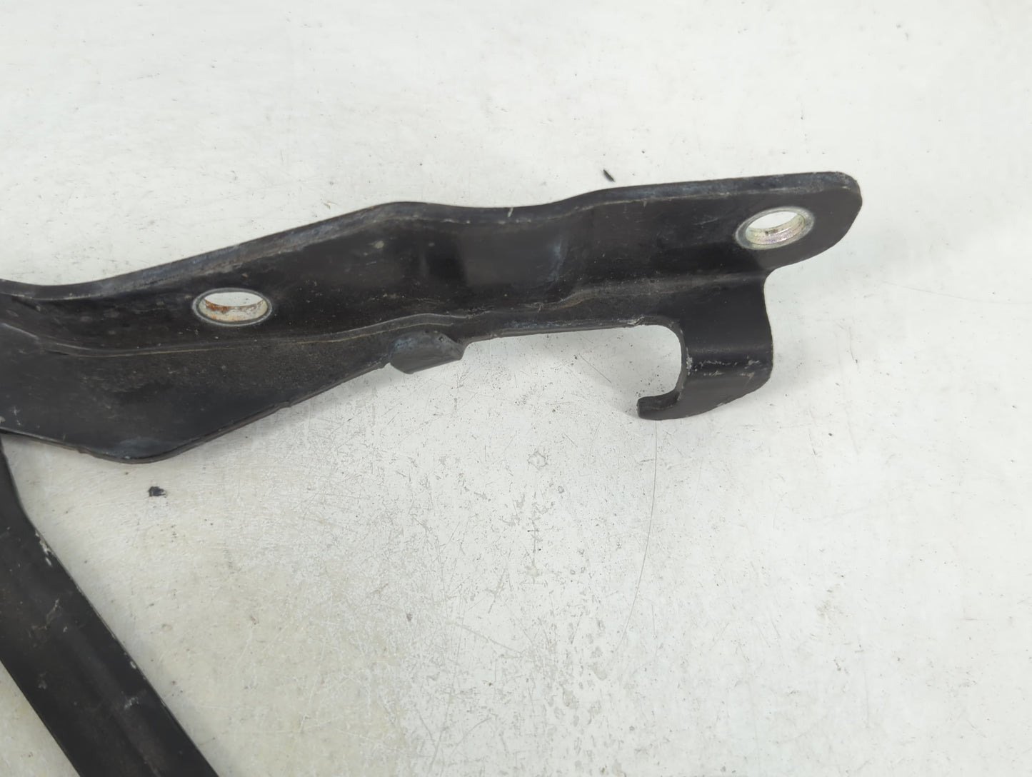 2014 Hyundai Veloster Driver Left Hood Hinge - Oemusedautoparts1.com